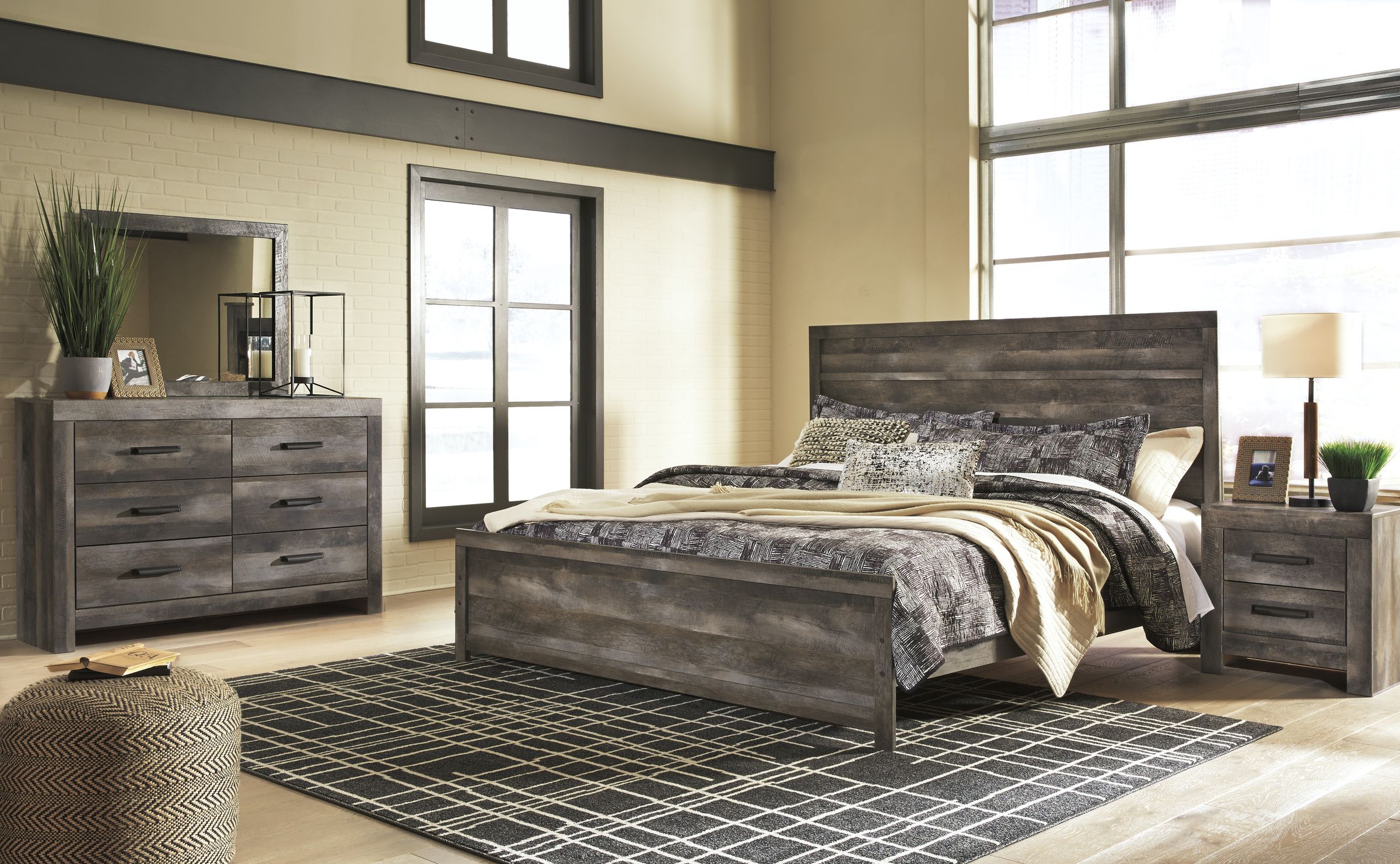 Wynnlow Wood Panel Bedroom Set
