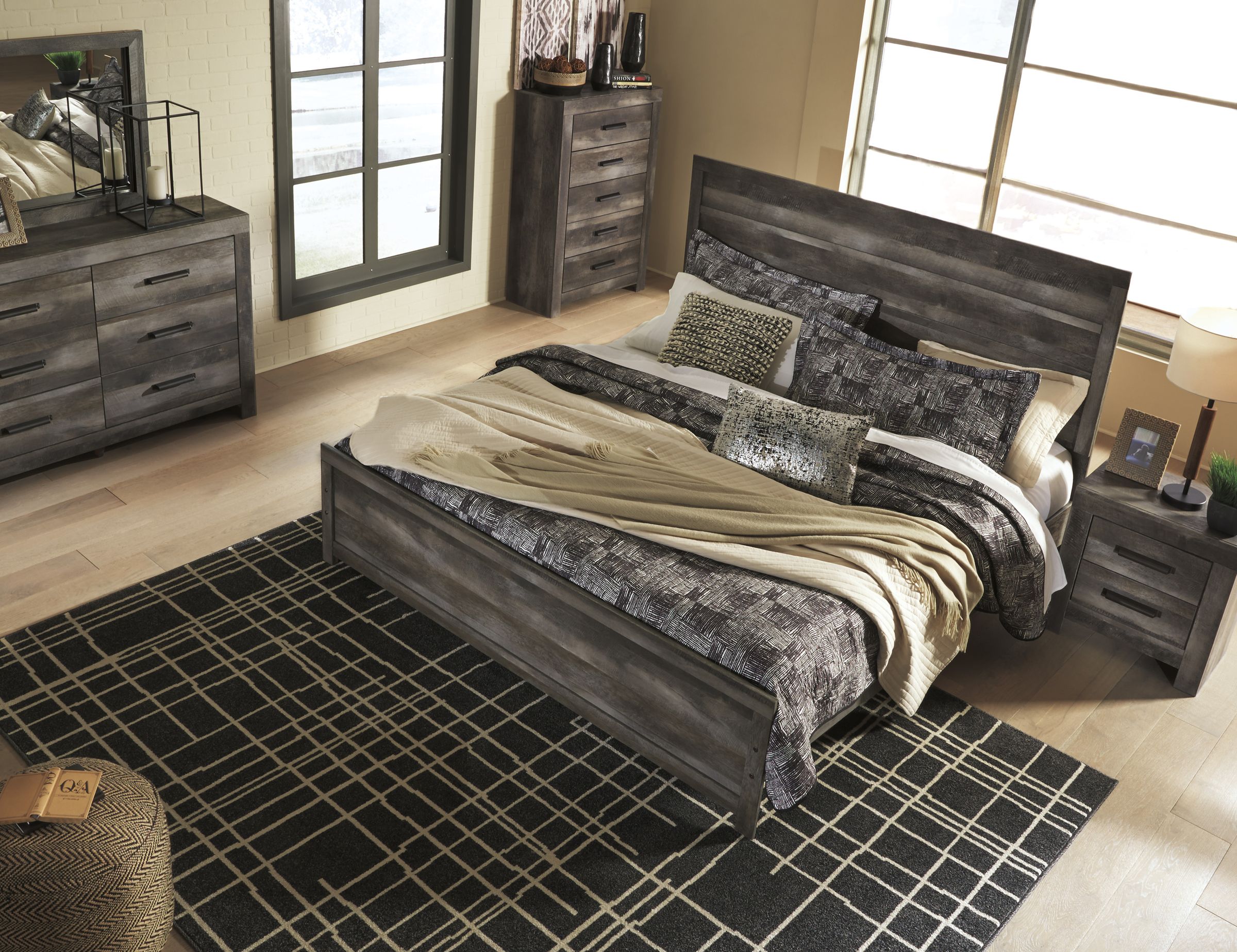 Wynnlow Wood Panel Bedroom Set