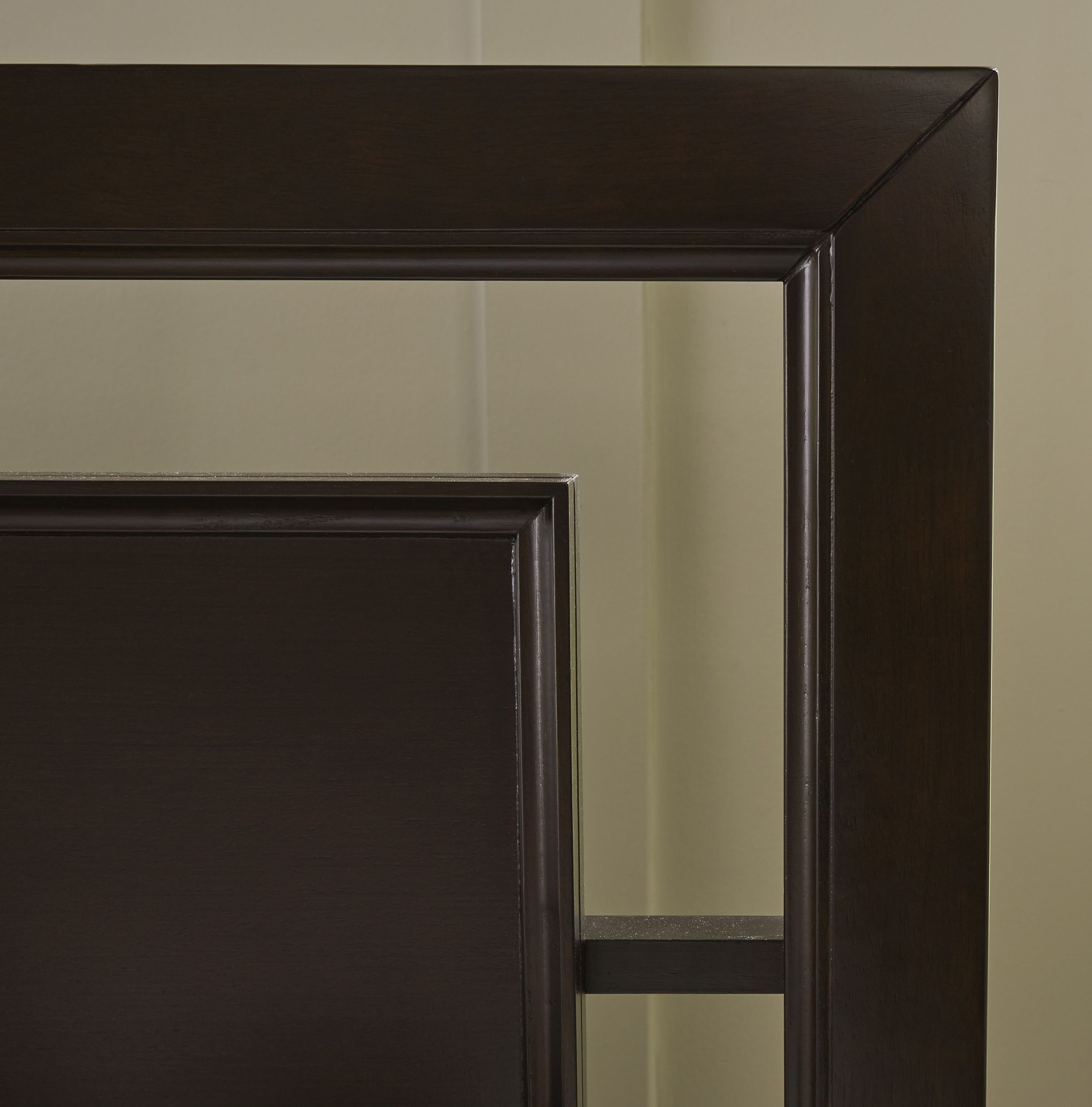 Covetown Wood Panel Bed, Queen Size