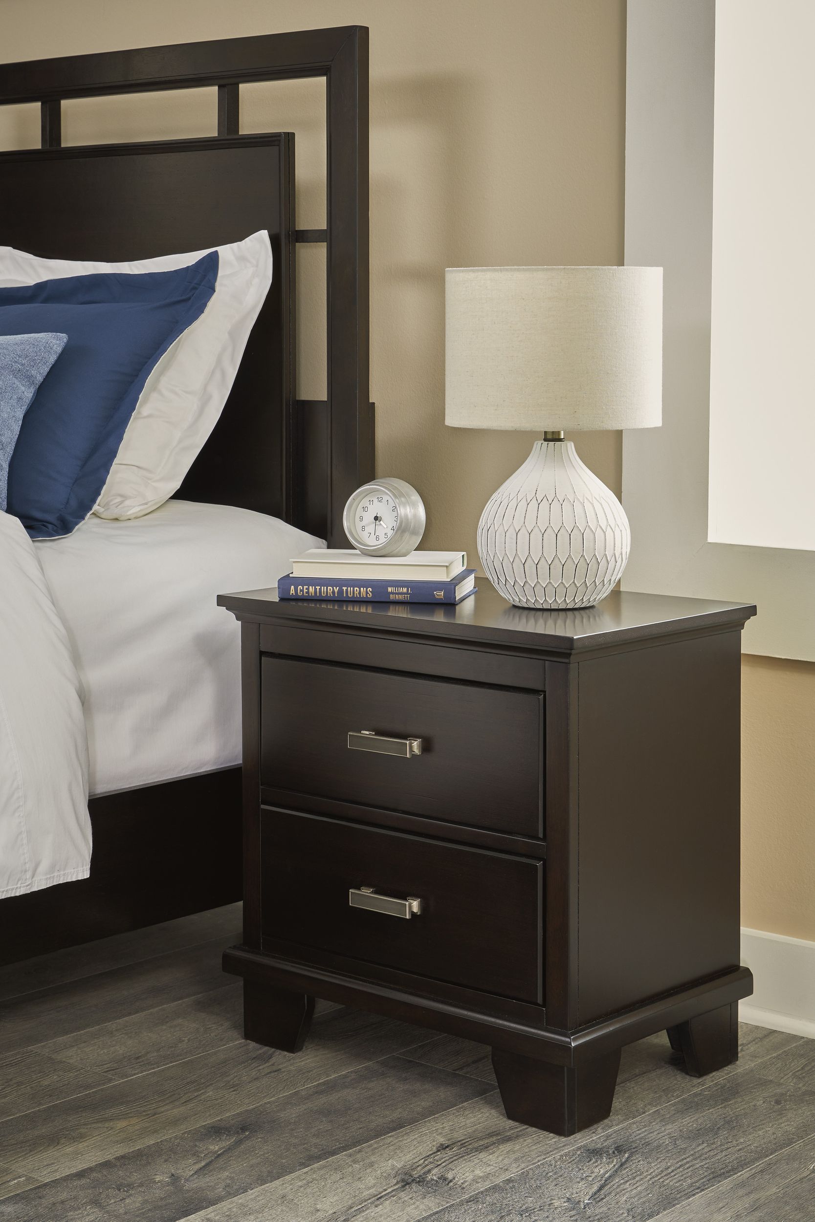 Covetown Wood Panel Bedroom Set