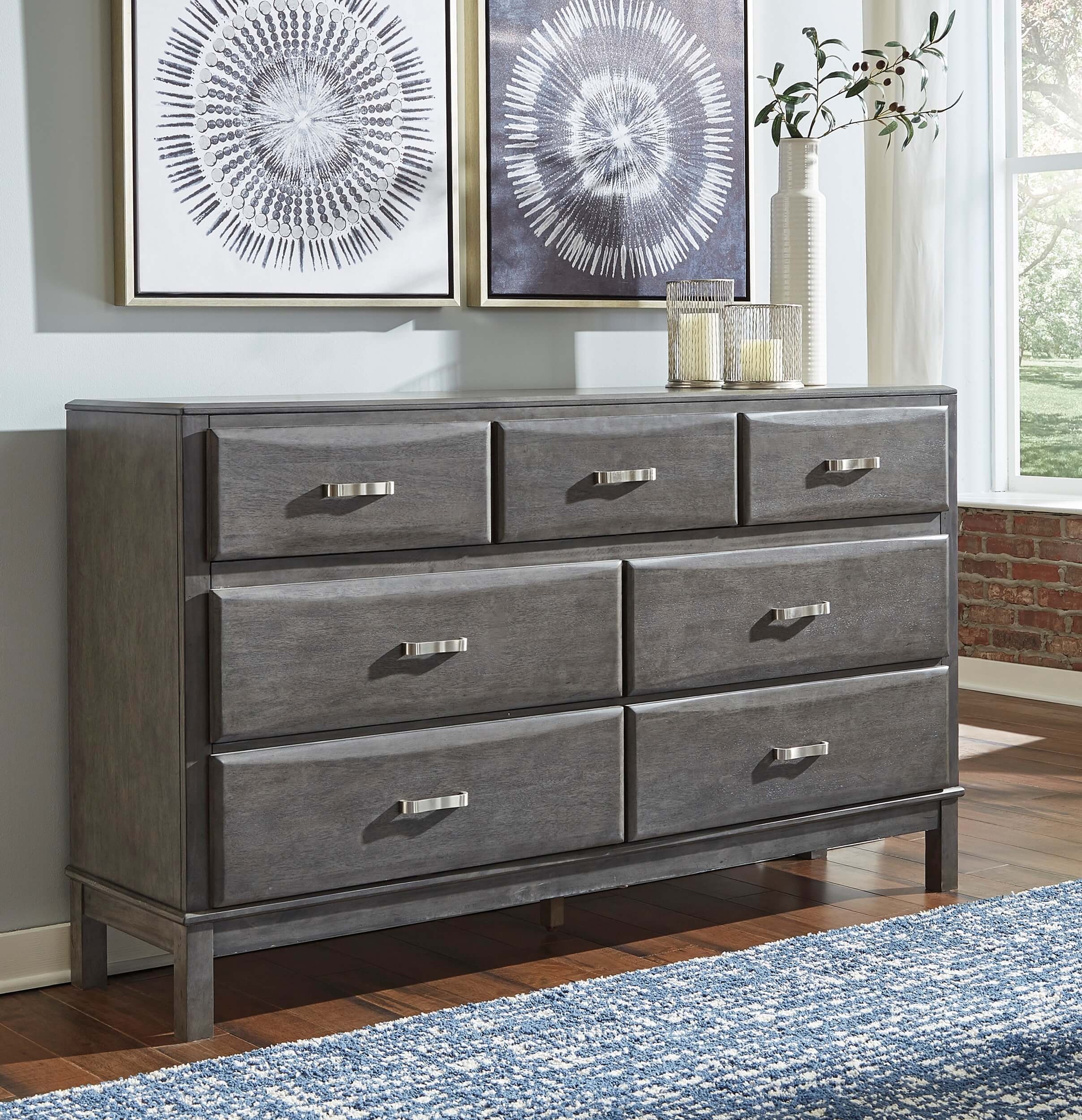 Caitbrook Wood Drersser w/7 Drawers