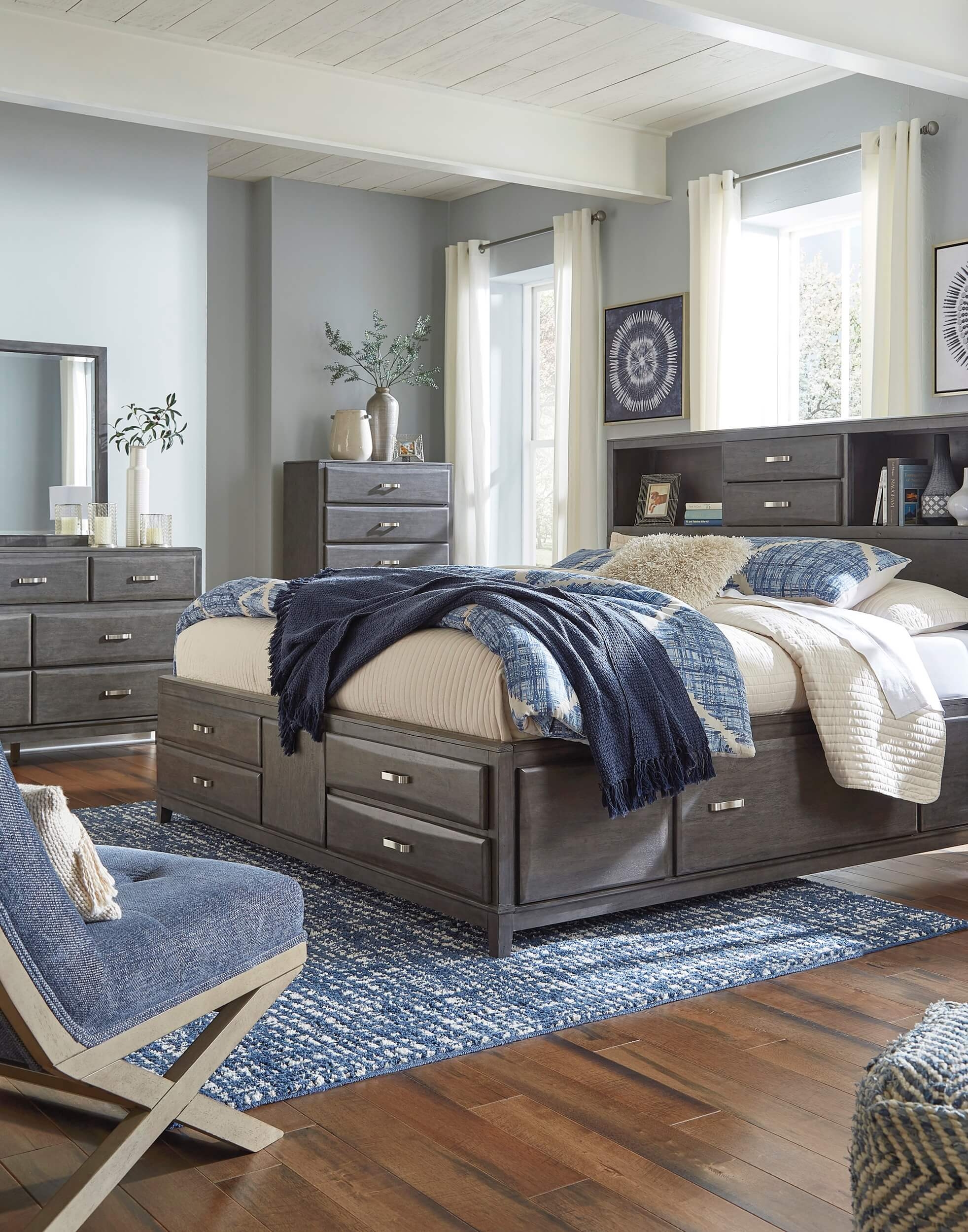Caitbrook Wood Storage Bed w/8 Drawers, California King Size
