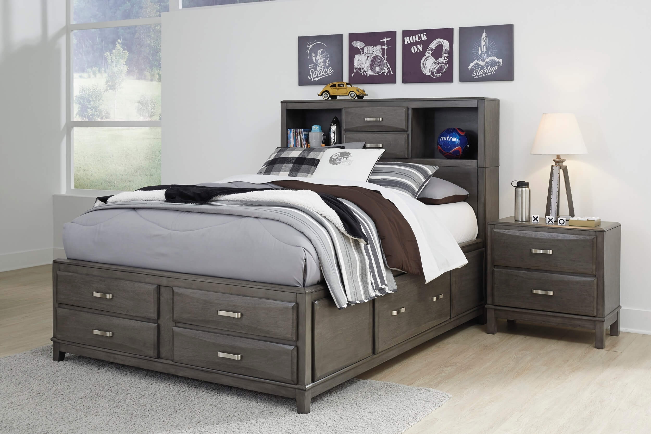 Caitbrook Wood Storage Bedroom Set