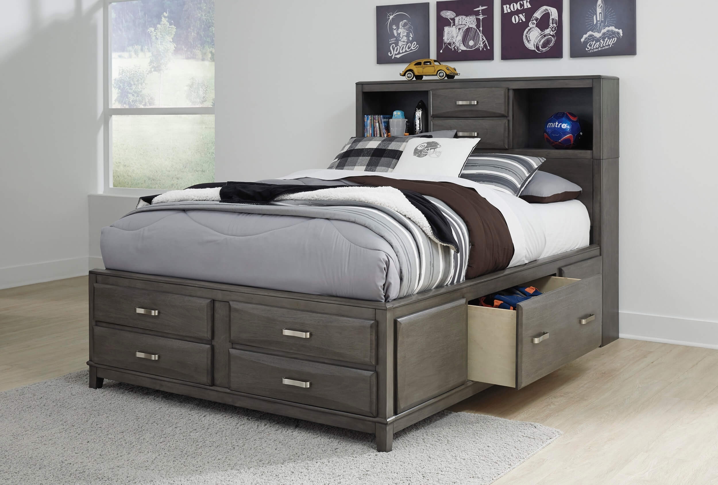 Caitbrook Wood Storage Bedroom Set