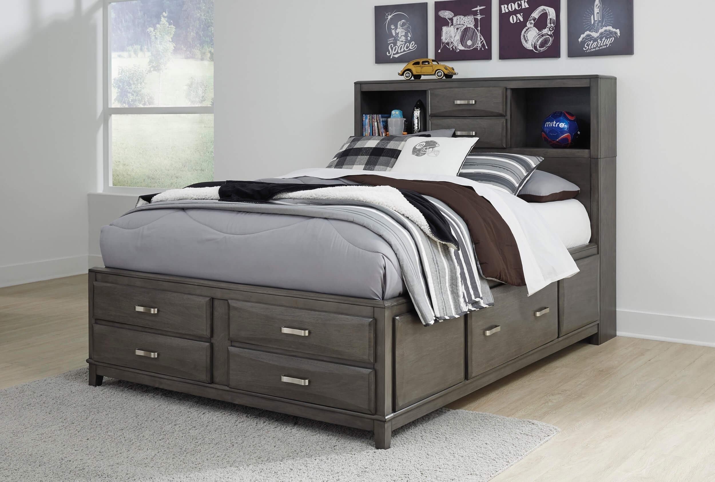 Caitbrook Wood Storage Bedroom Set
