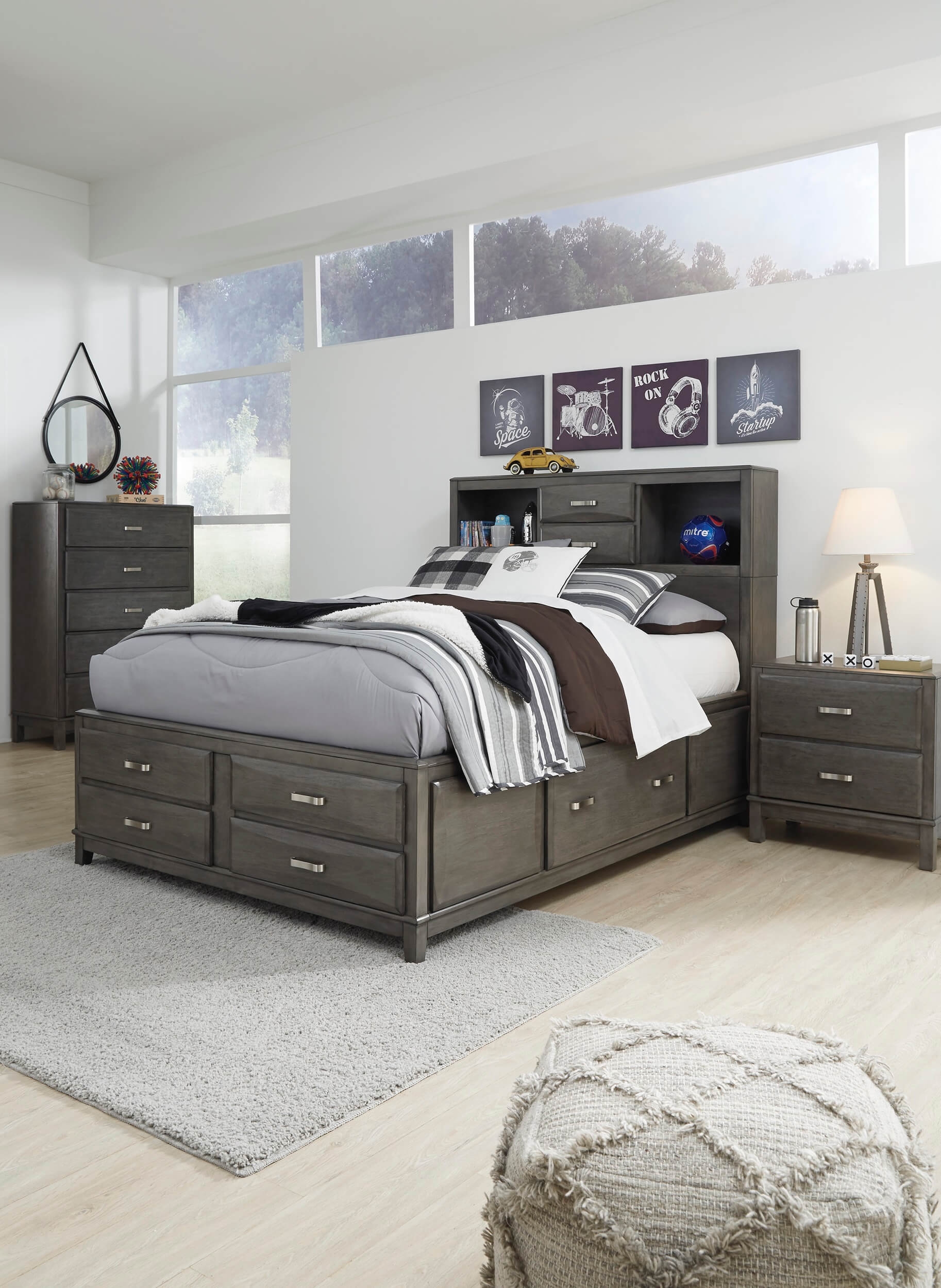 Caitbrook Wood Storage Bedroom Set