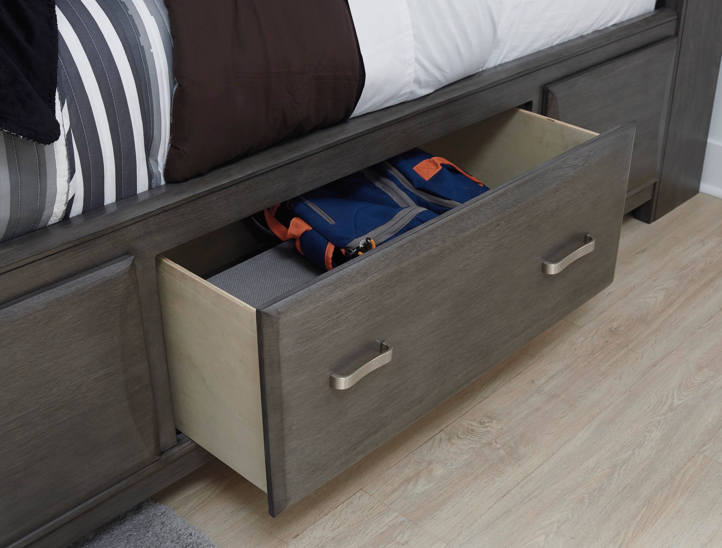 Caitbrook Wood Storage Bedroom Set
