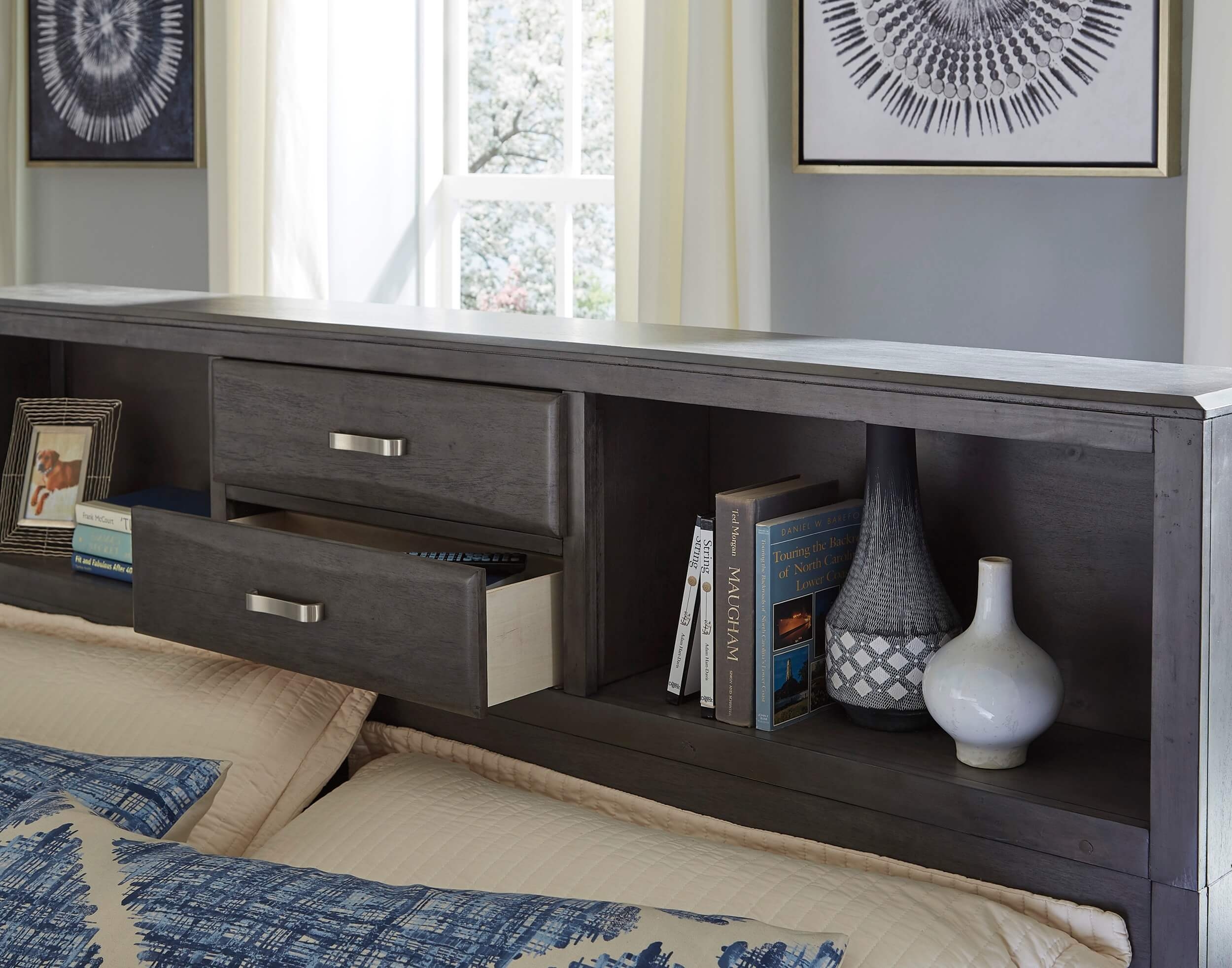 Caitbrook Wood Storage Bed w/8 Drawers