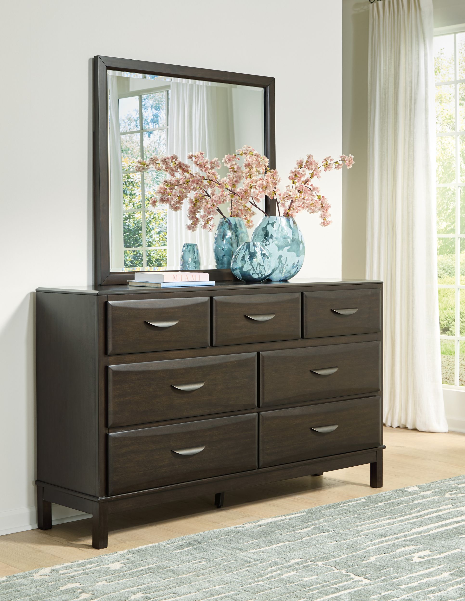 Vanmore Wood Dresser w/7 Drawers