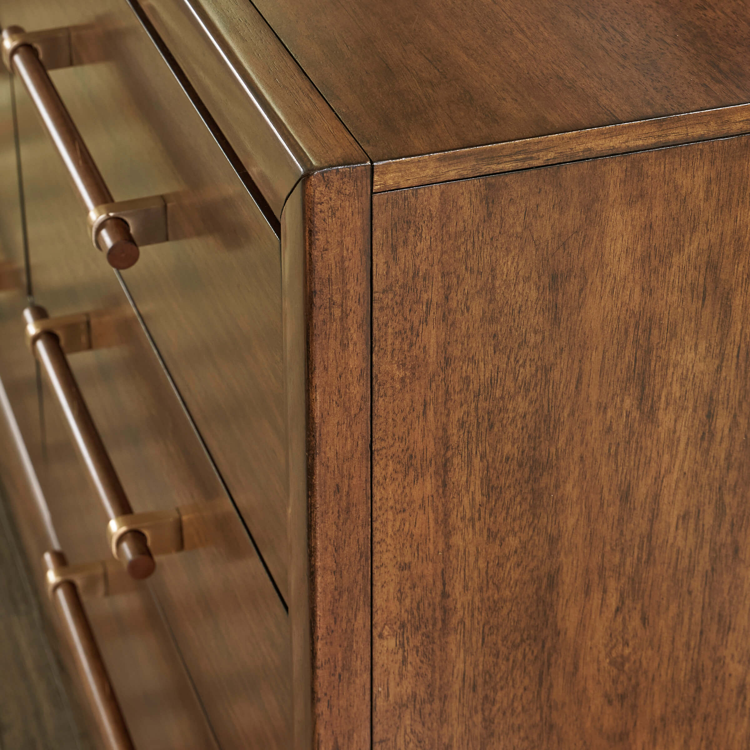 Lyncott Wood Double Dresser w/6 Drawers