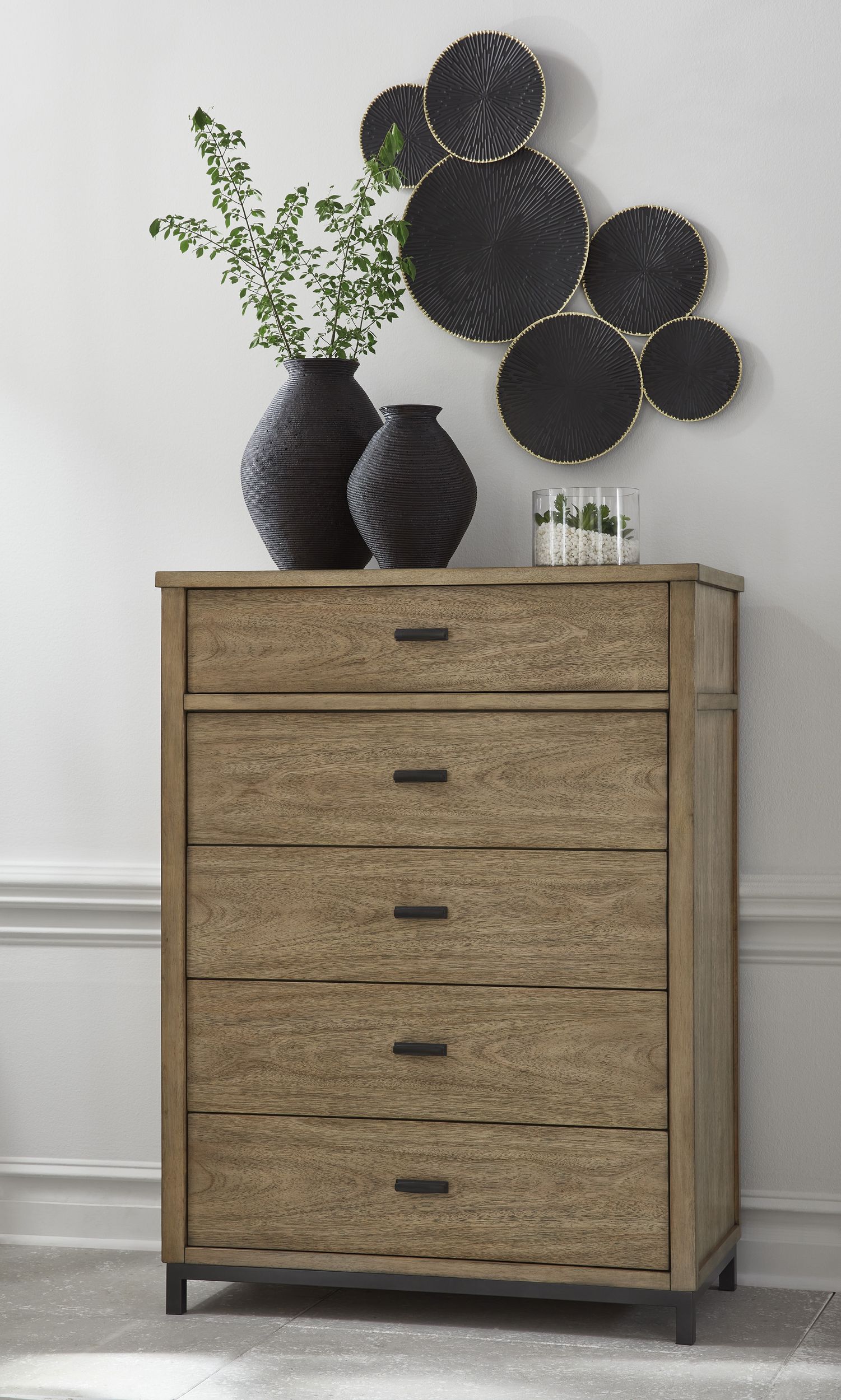 Tomtyn Upholstered Platform Bedroom Set