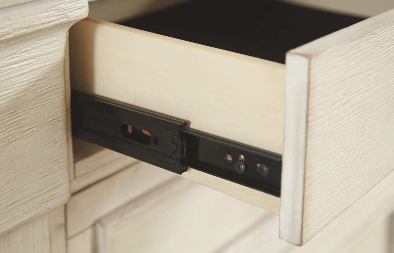 Ashley SM Bolanburg Wood Dresser