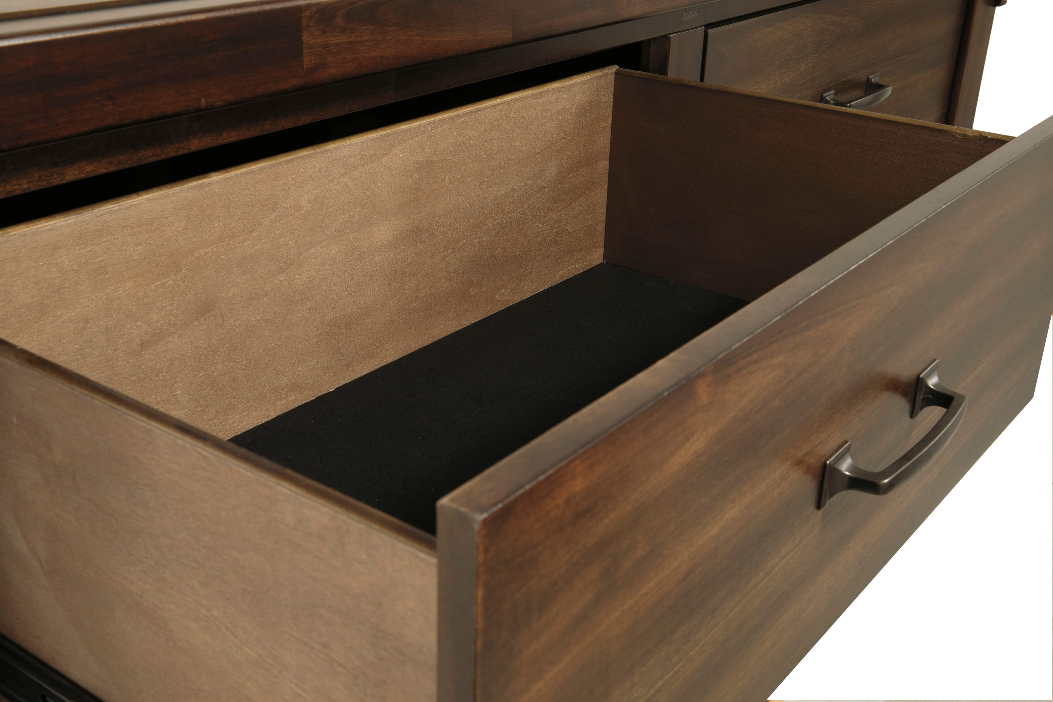 Ashley SM Lakeleigh Wood 7-Drawer Dresser
