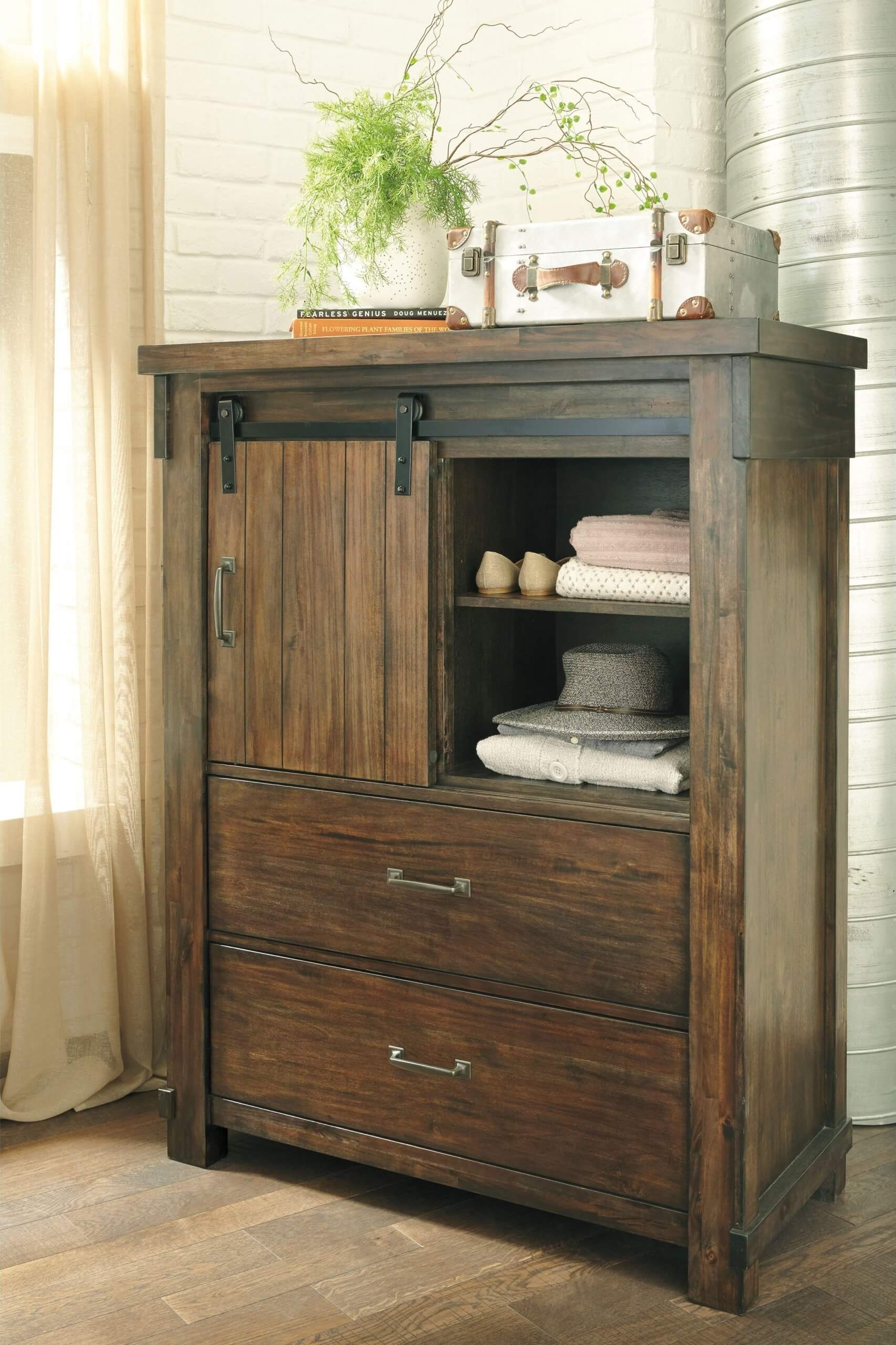 Ashley SM Lakeleigh Wood Chest