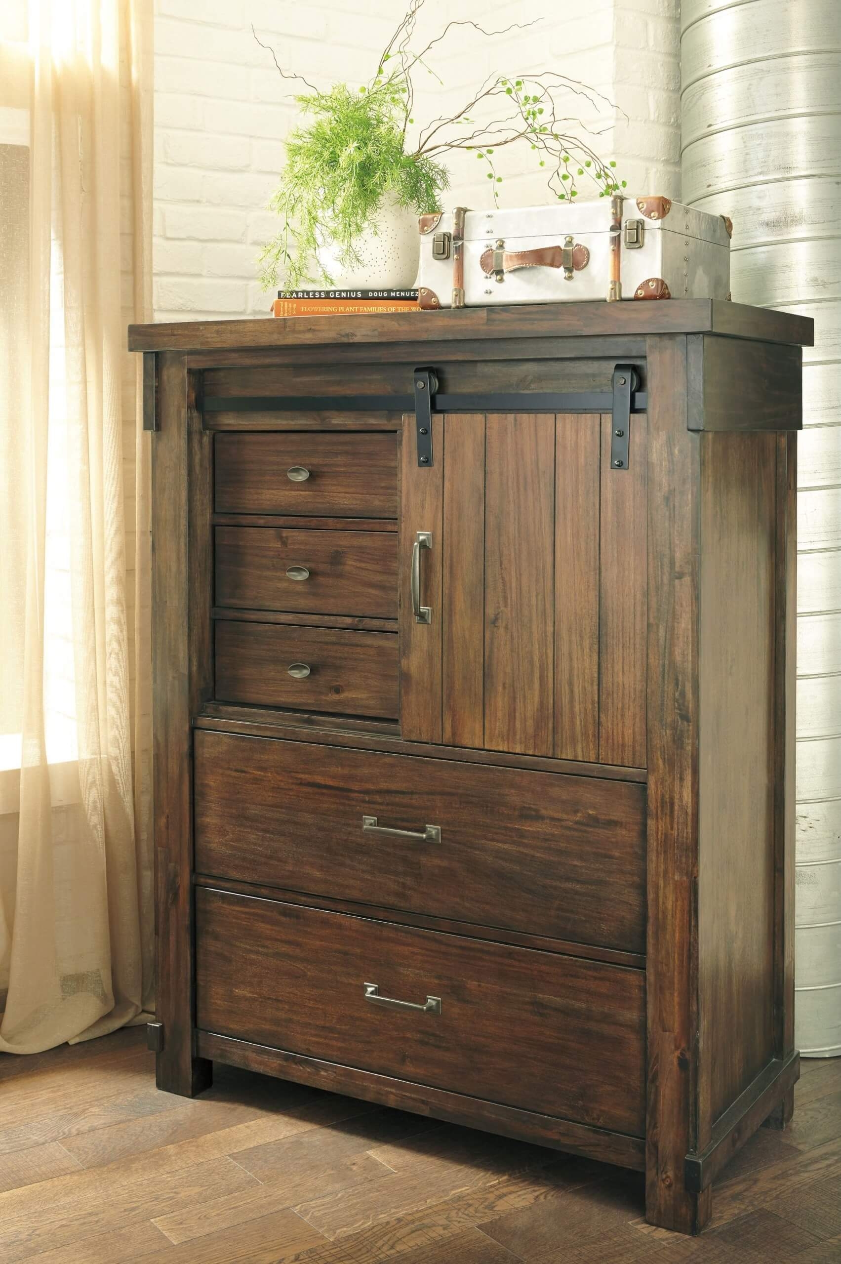 Ashley SM Lakeleigh Wood Chest