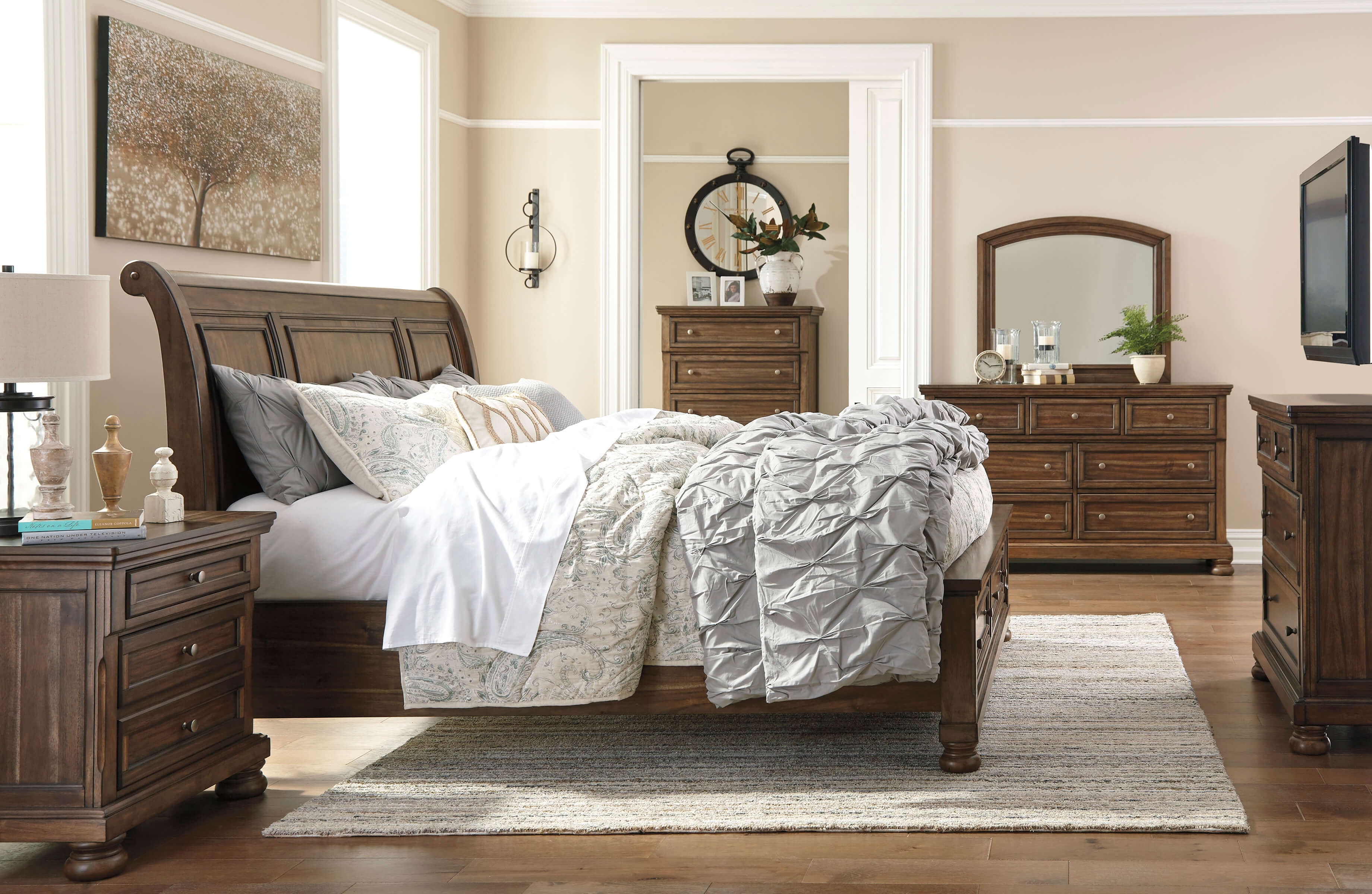 Ashley SM Flynnter Wood Sleigh Storage Bedroom Set