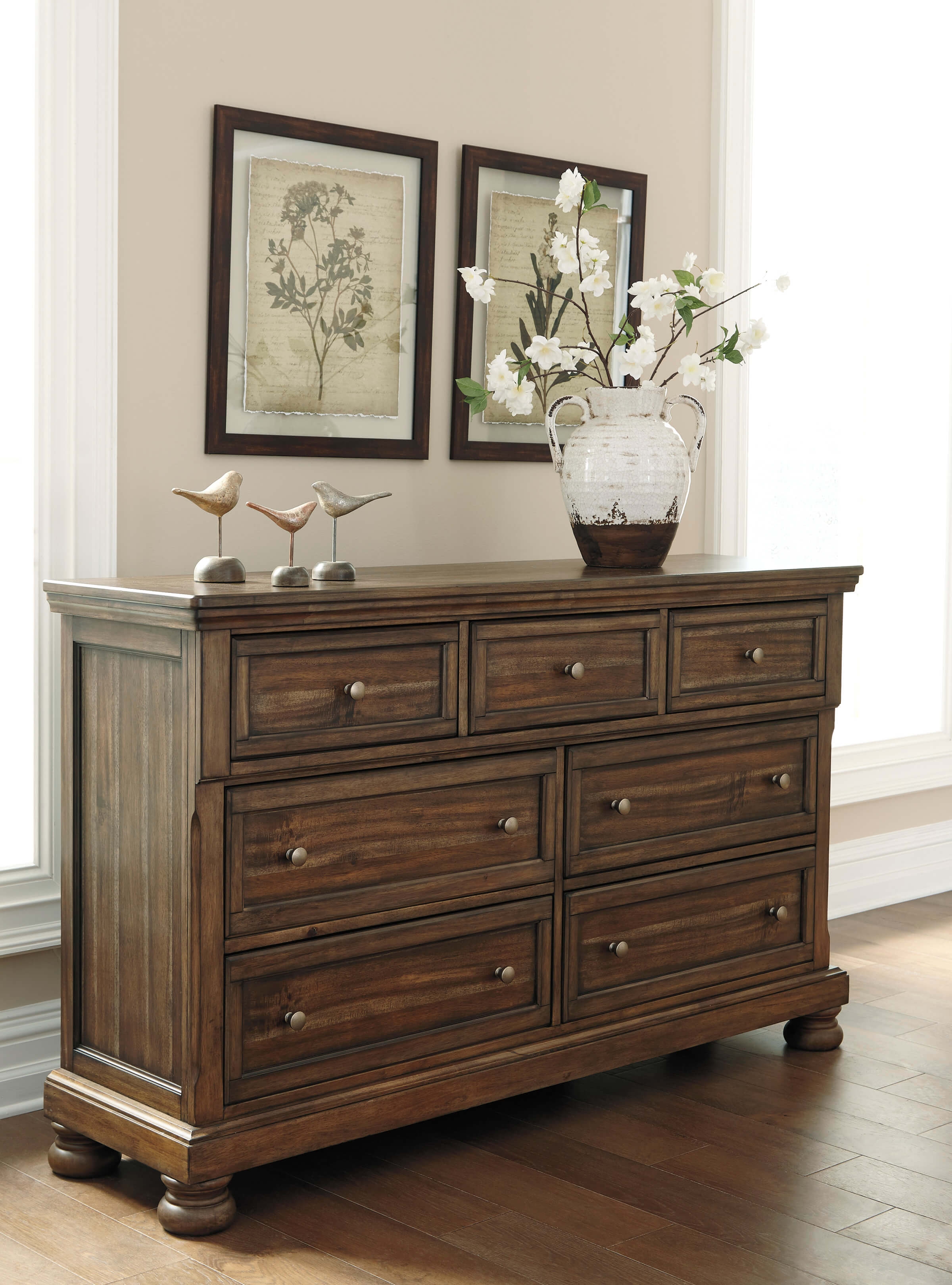 Ashley SM Flynnter Wood 7-Drawer Dresser