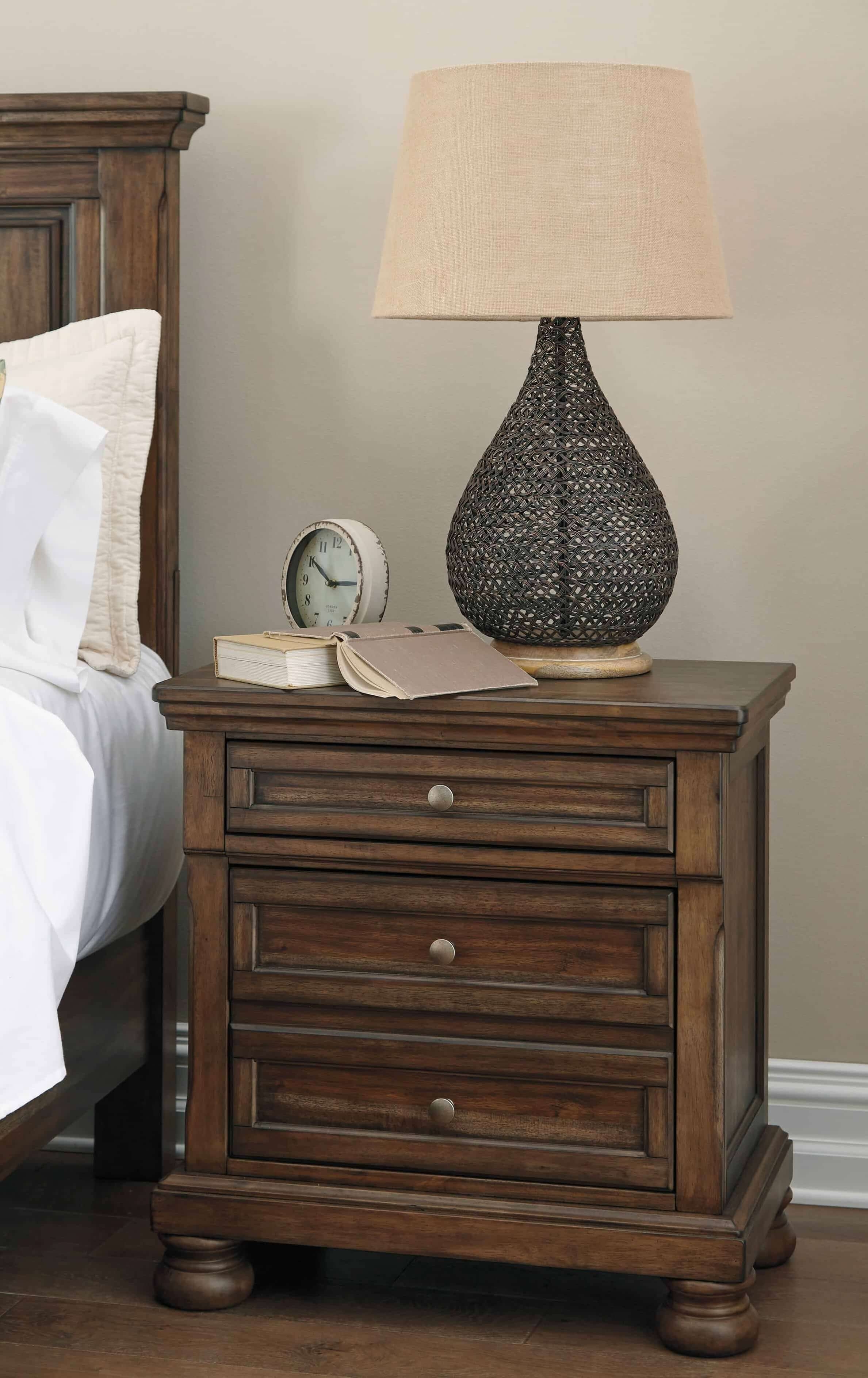 Ashley SM Flynnter Wood Sleigh Storage Bedroom Set