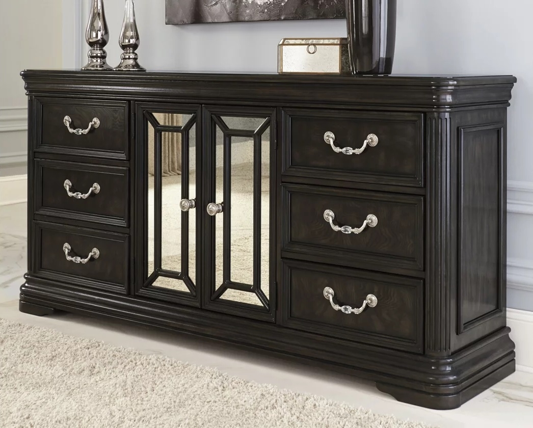 Quinshire PU/Mirror/Wood Panel Bedroom Set