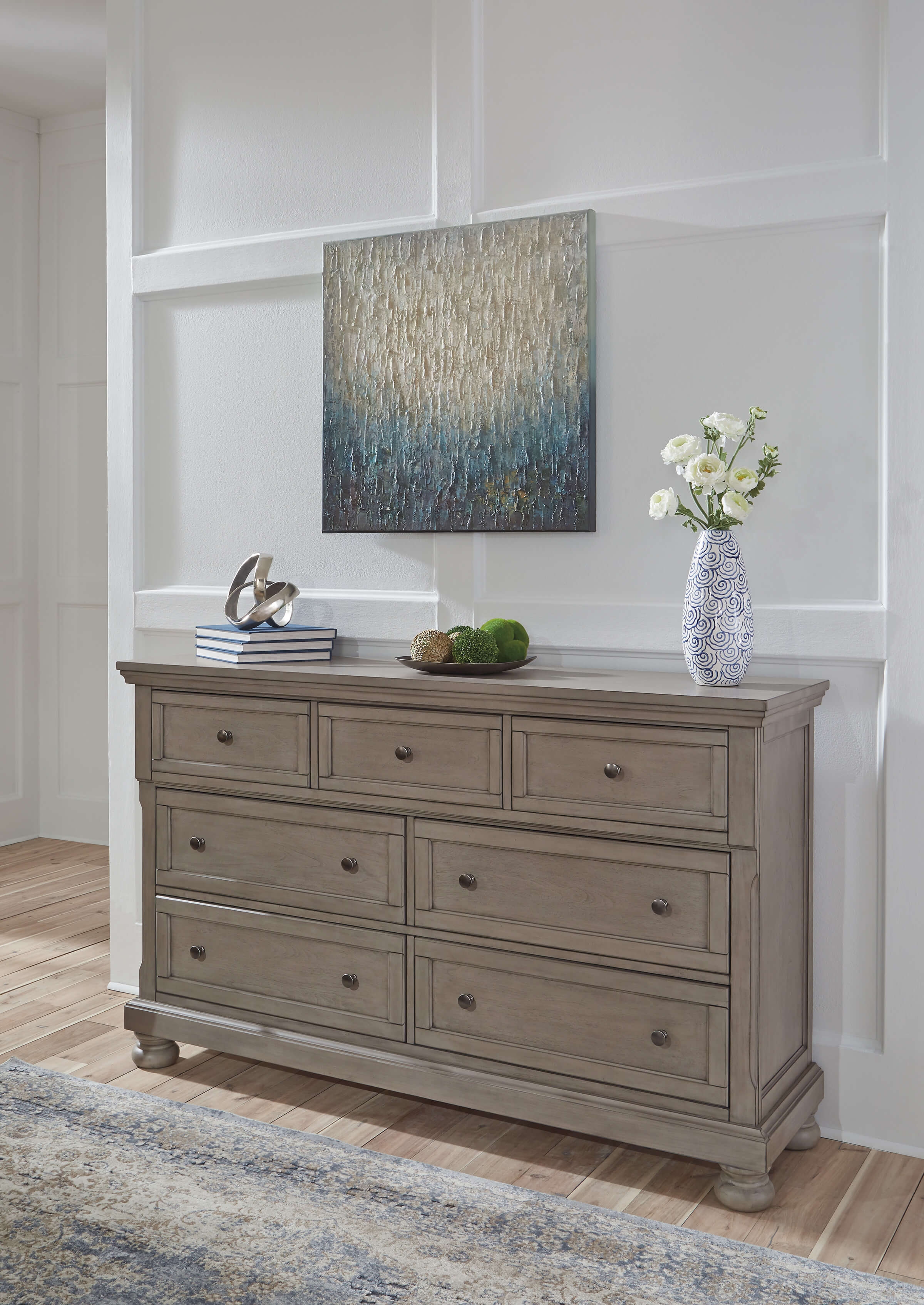 Ashley SM Lettner Wood 7-Drawer Dresser