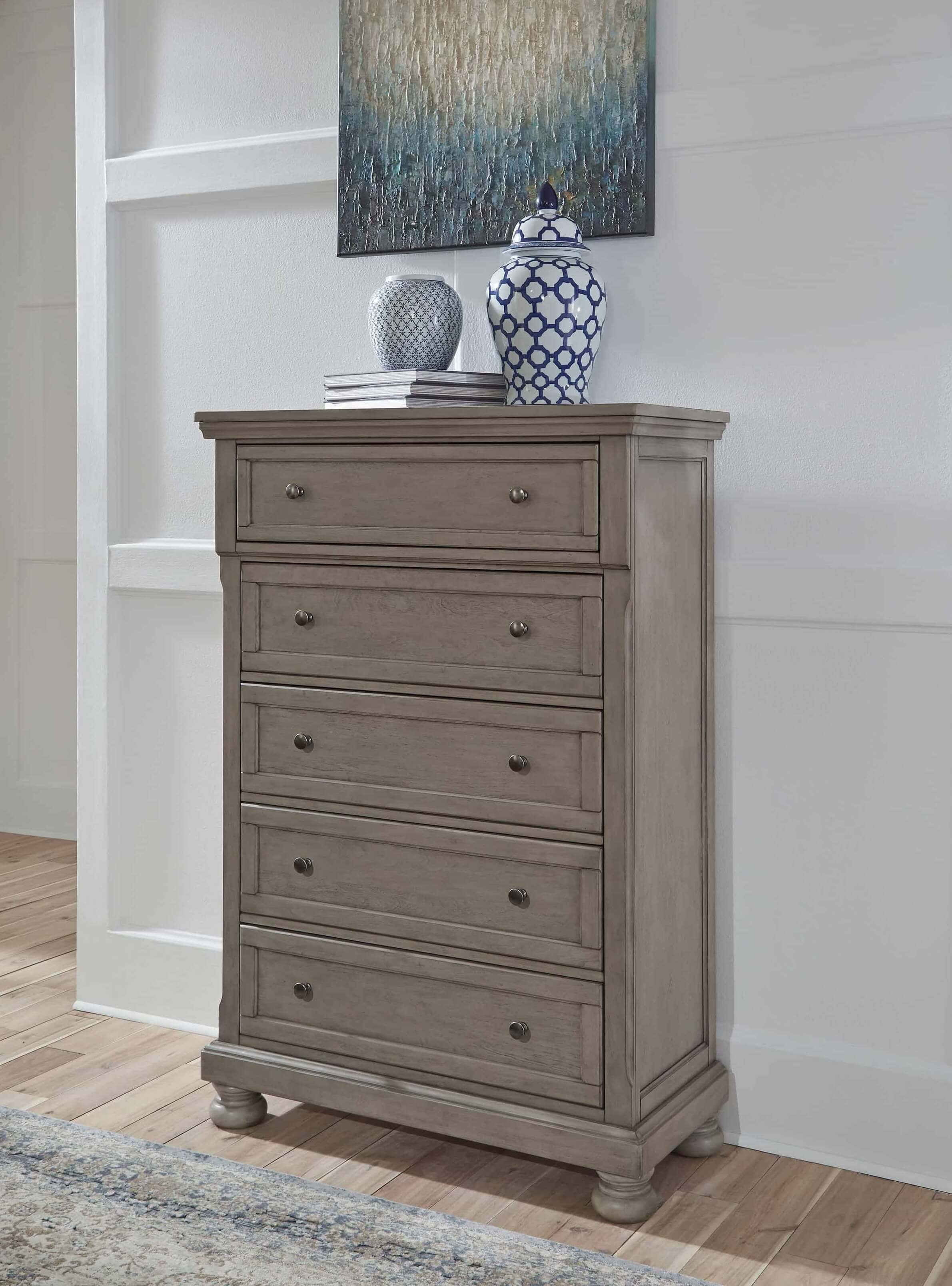 Ashley SM Lettner Wood 5-Drawer Chest
