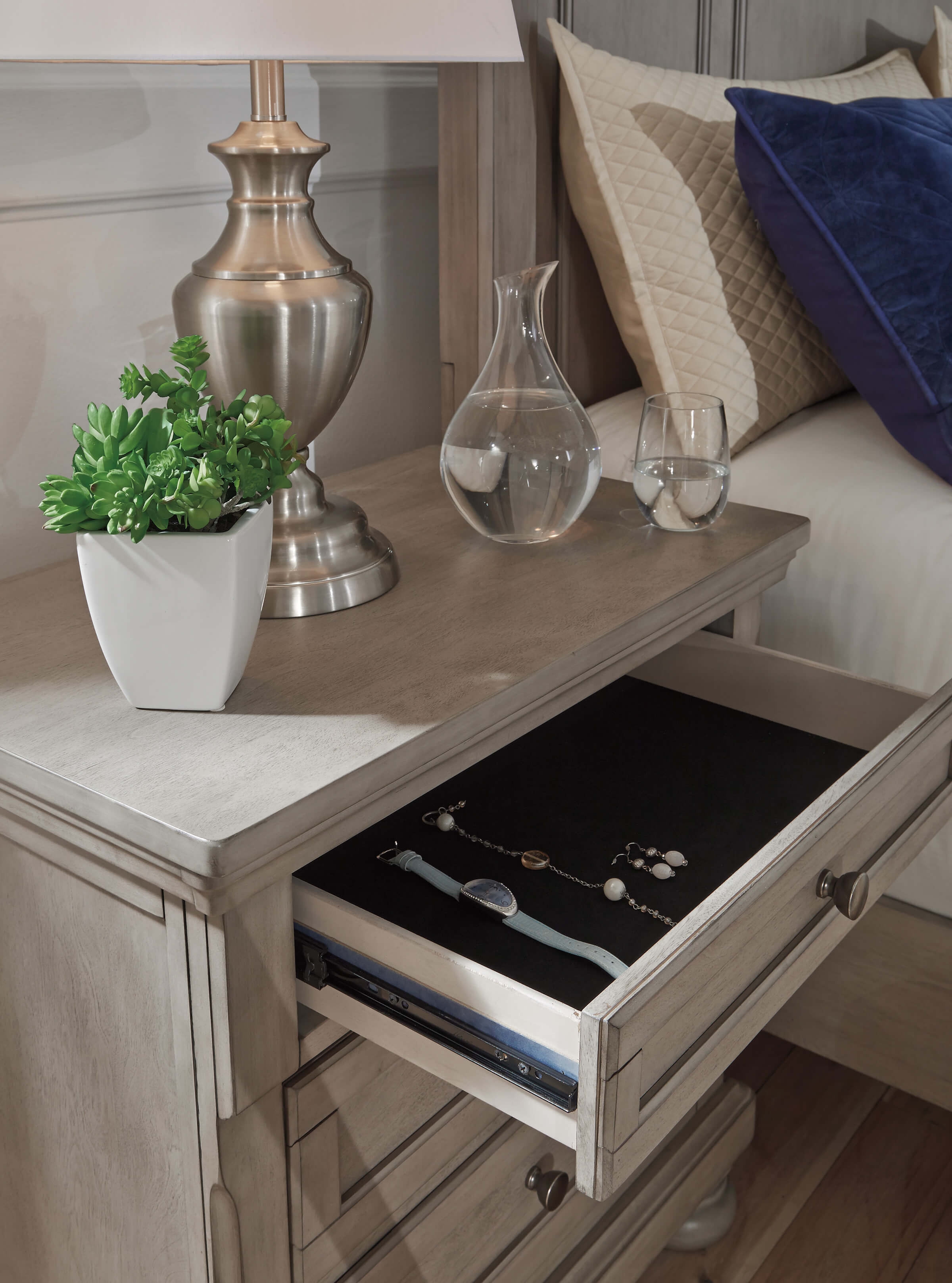 SM Lettner Wood Storage Panel Bedroom Set