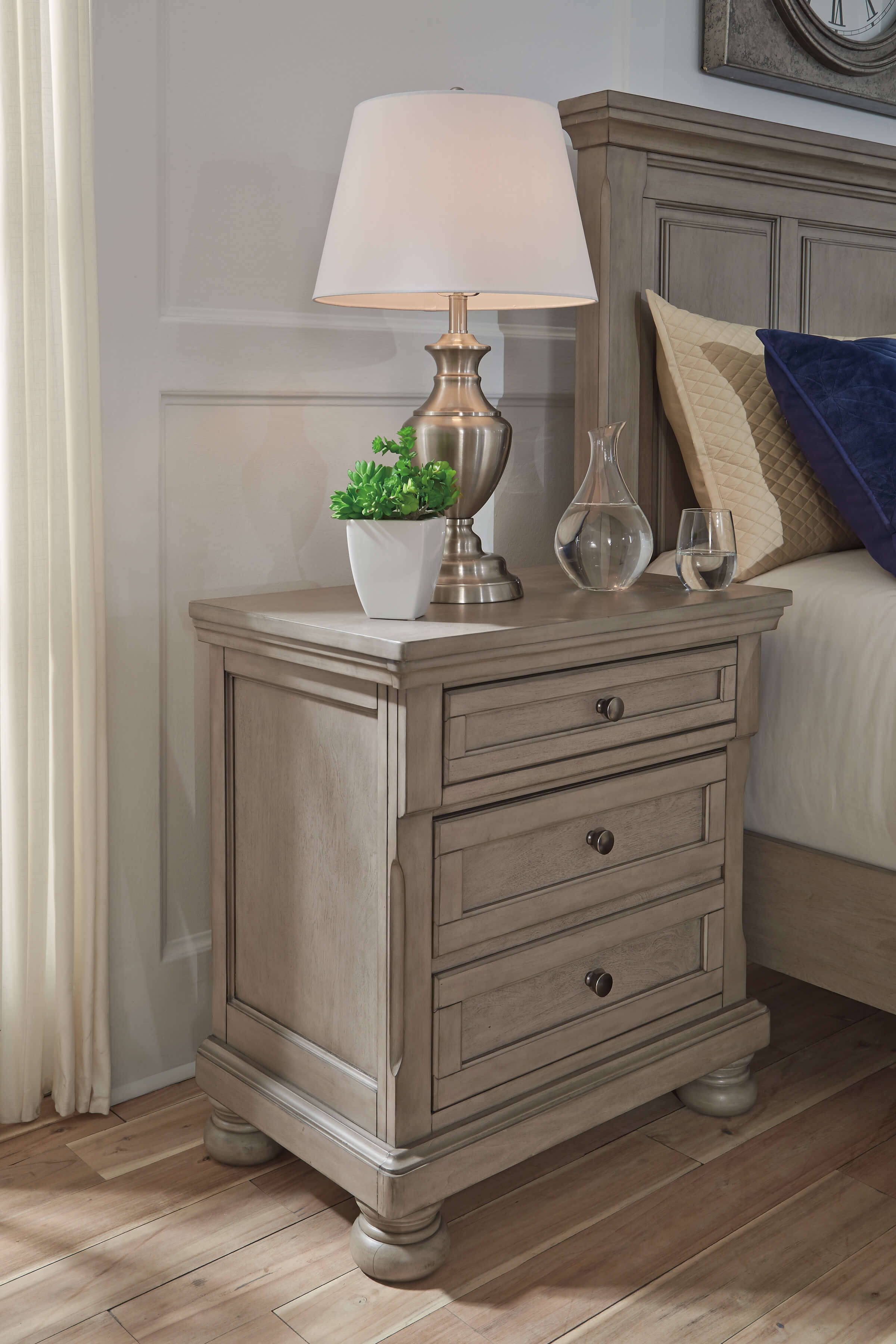 SM Lettner Wood Storage Panel Bedroom Set