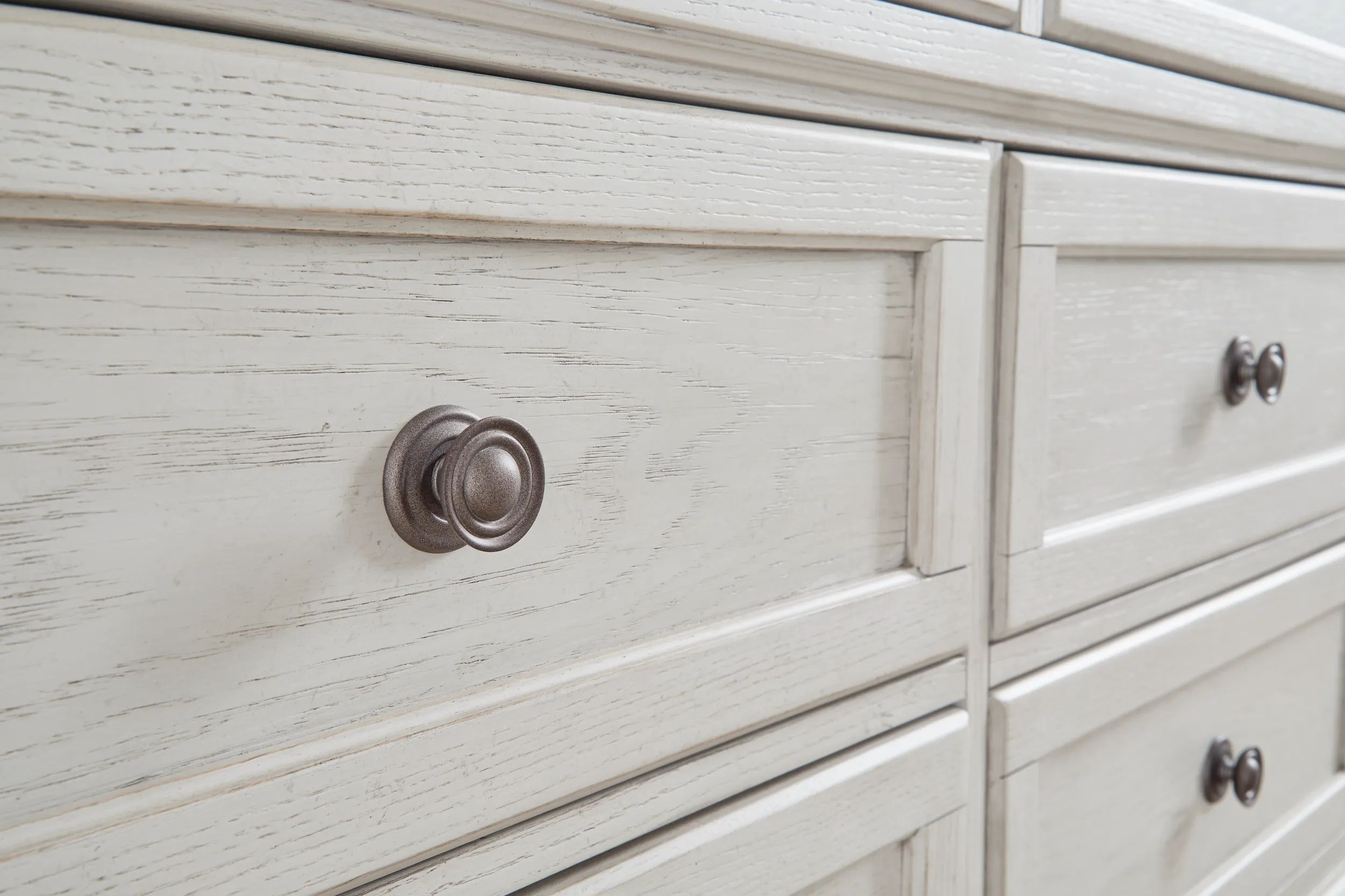 Robbinsdale 6-Drawer Wood Veneer Dresser