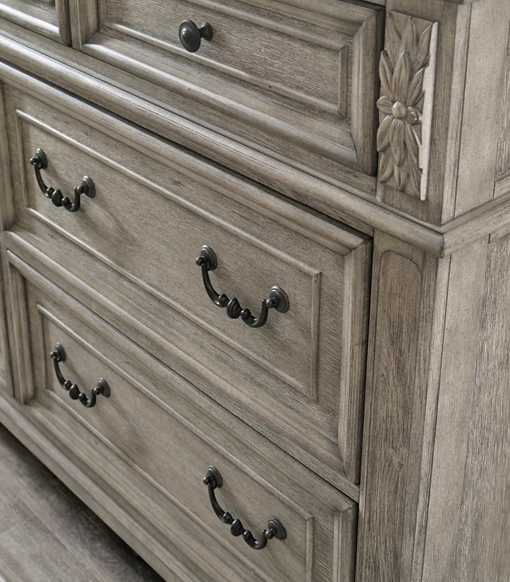 Ashley SM Lodenbay Wood Dresser w/7 Drawers