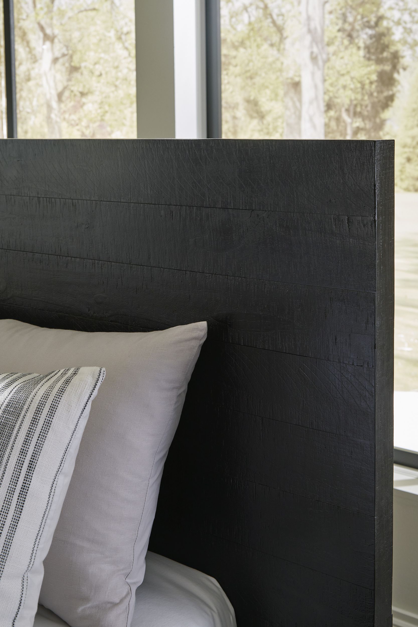 Londer Wood Panel Bed, California King Size