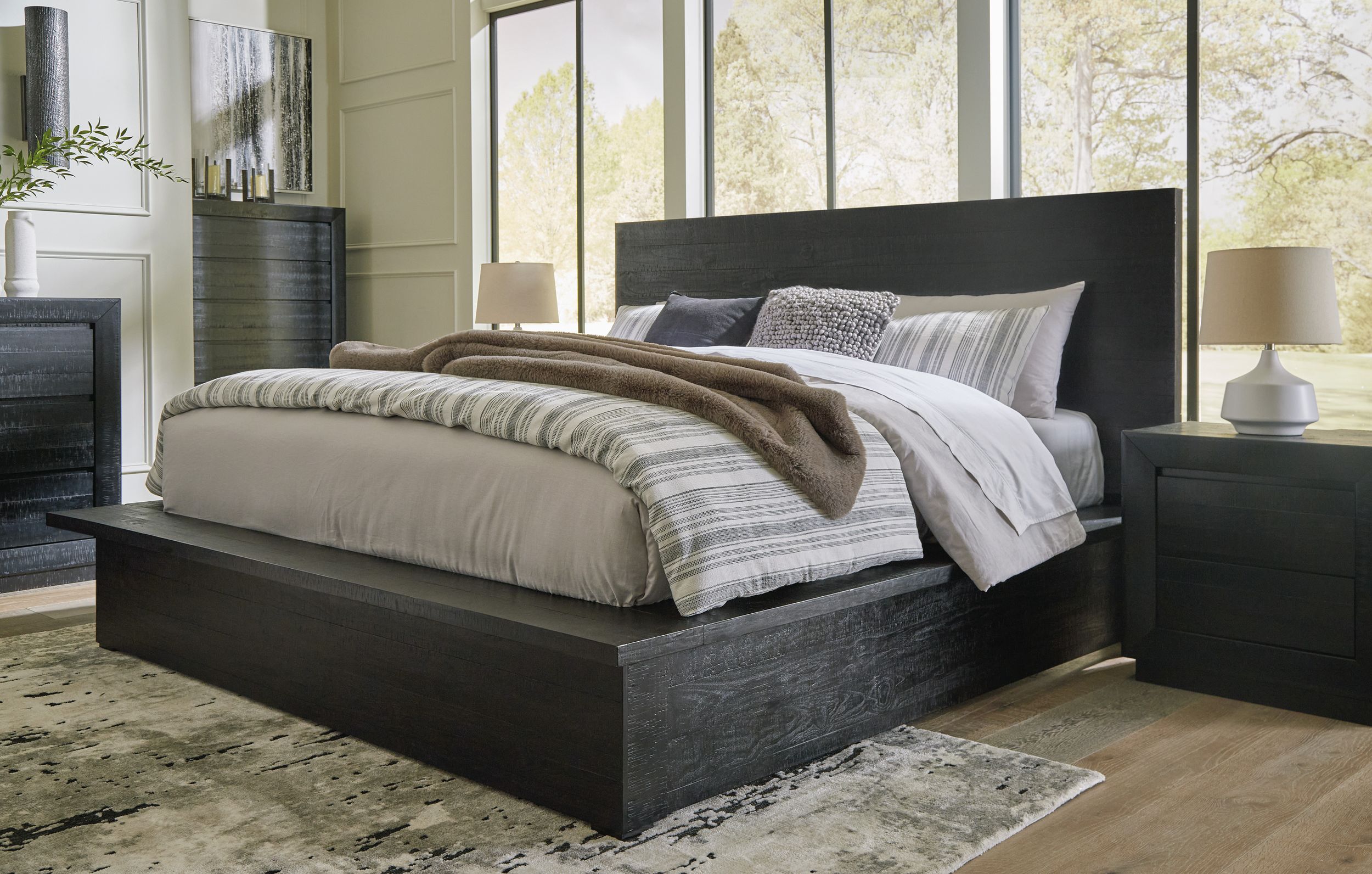Londer Wood Panel Bedroom Set