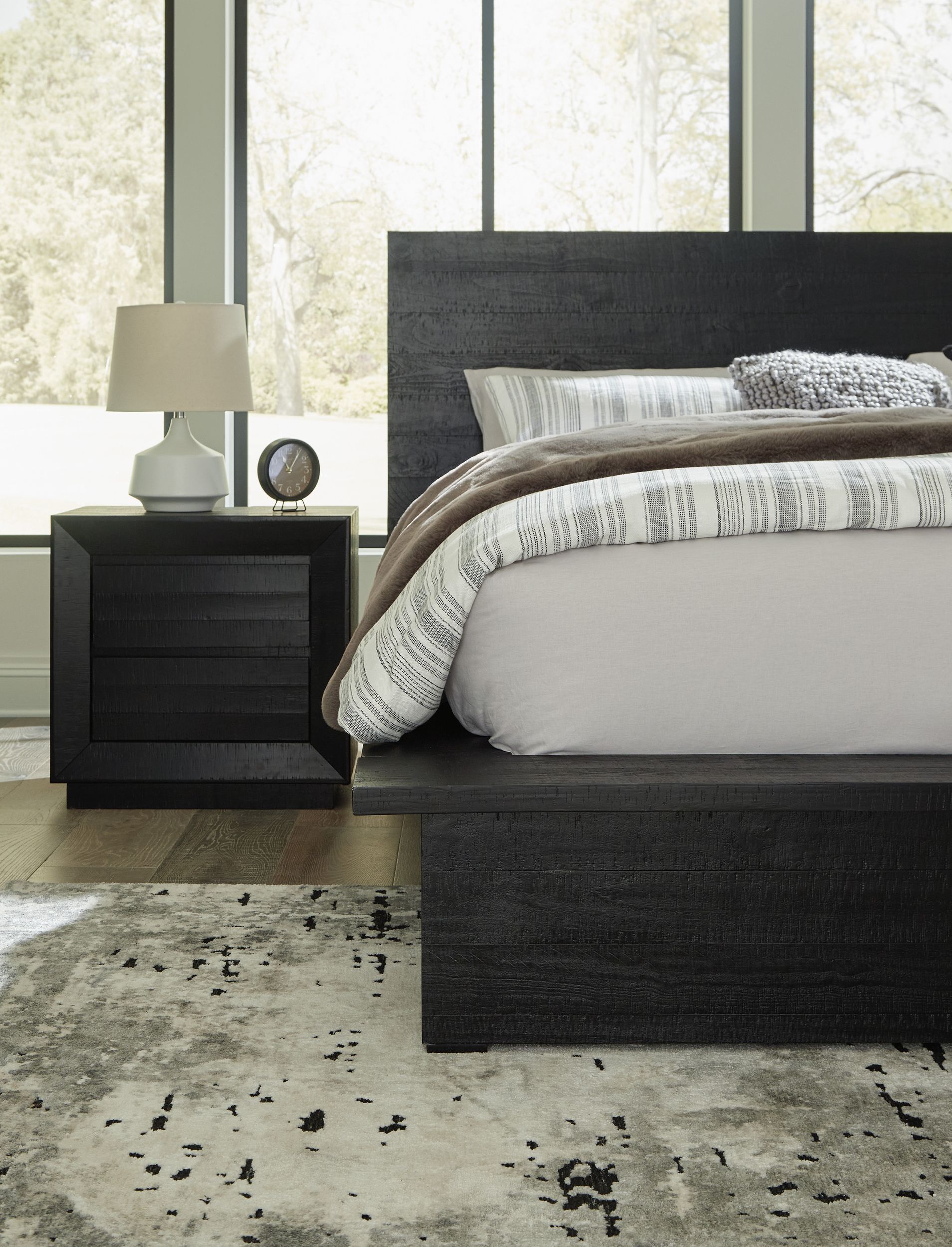 Londer Wood Panel Bedroom Set