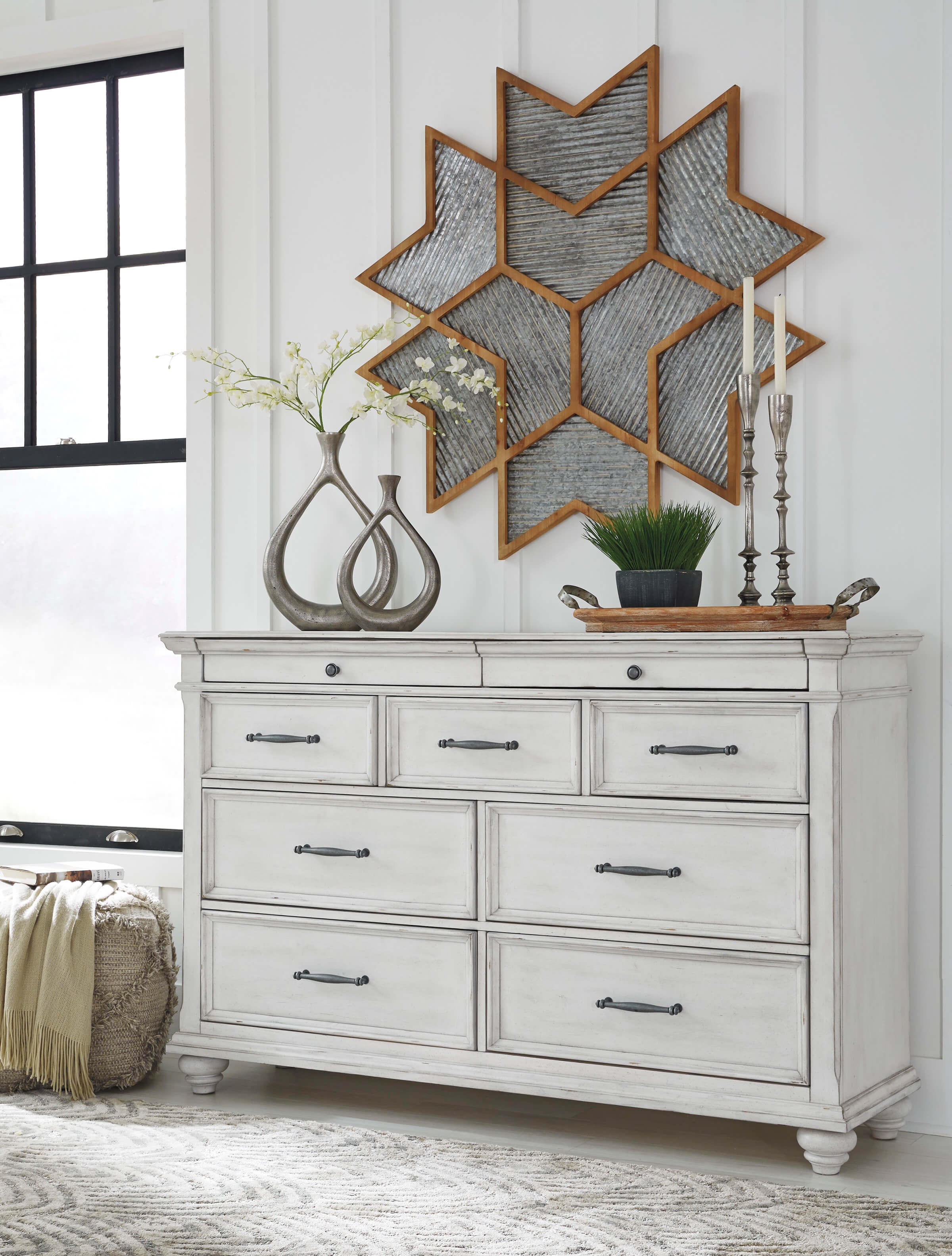 Ashley SM Kanwyn Wood 9-Drawer Dresser