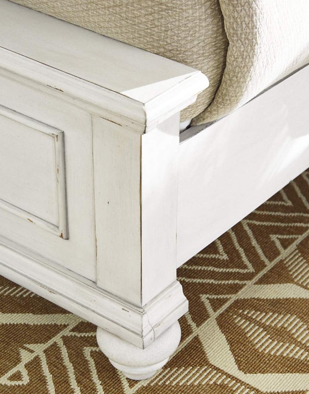 Benchcraft Kanwyn Dresser