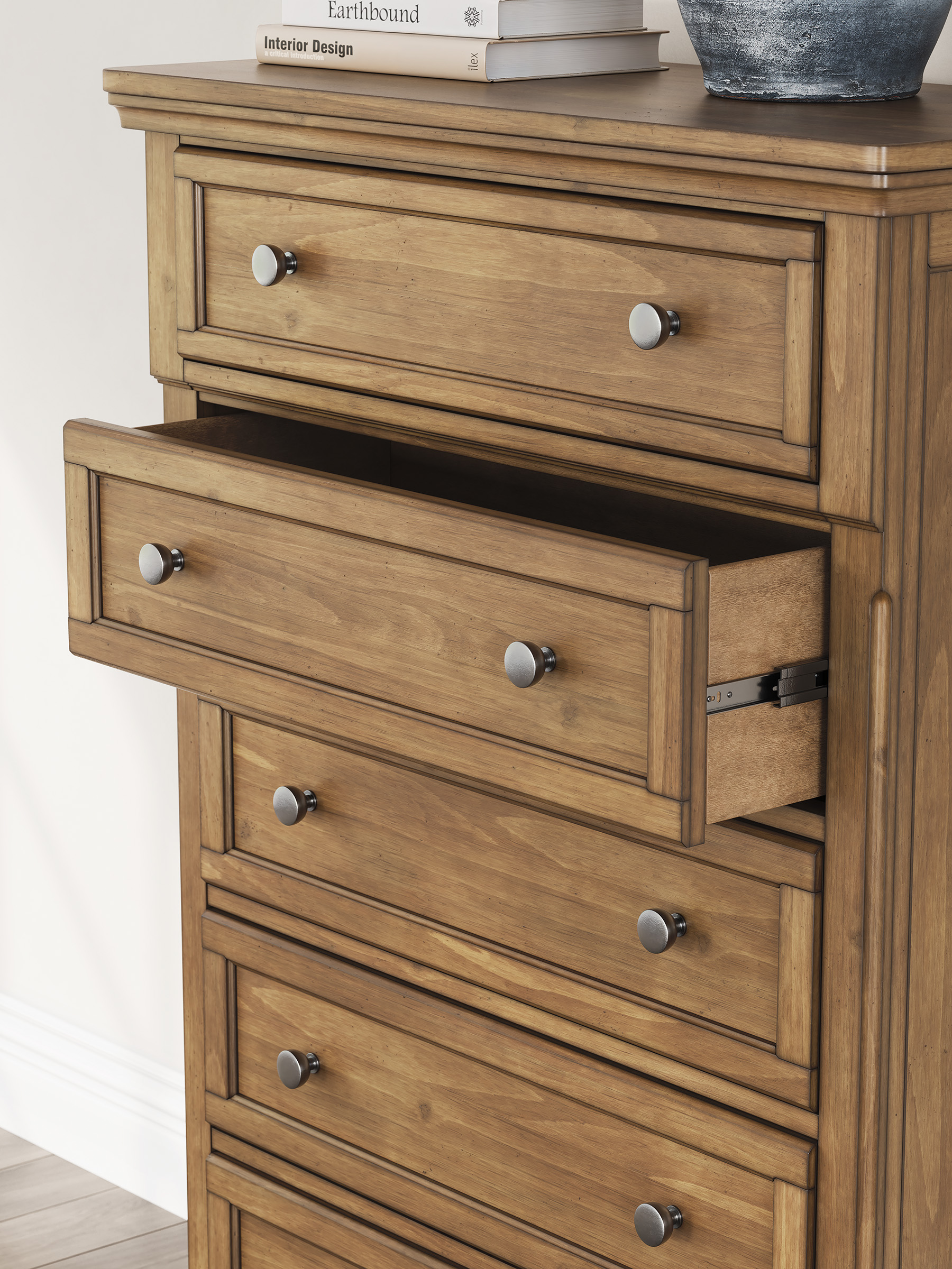 Feddinger Wood Sleigh Storage Bedroom Set