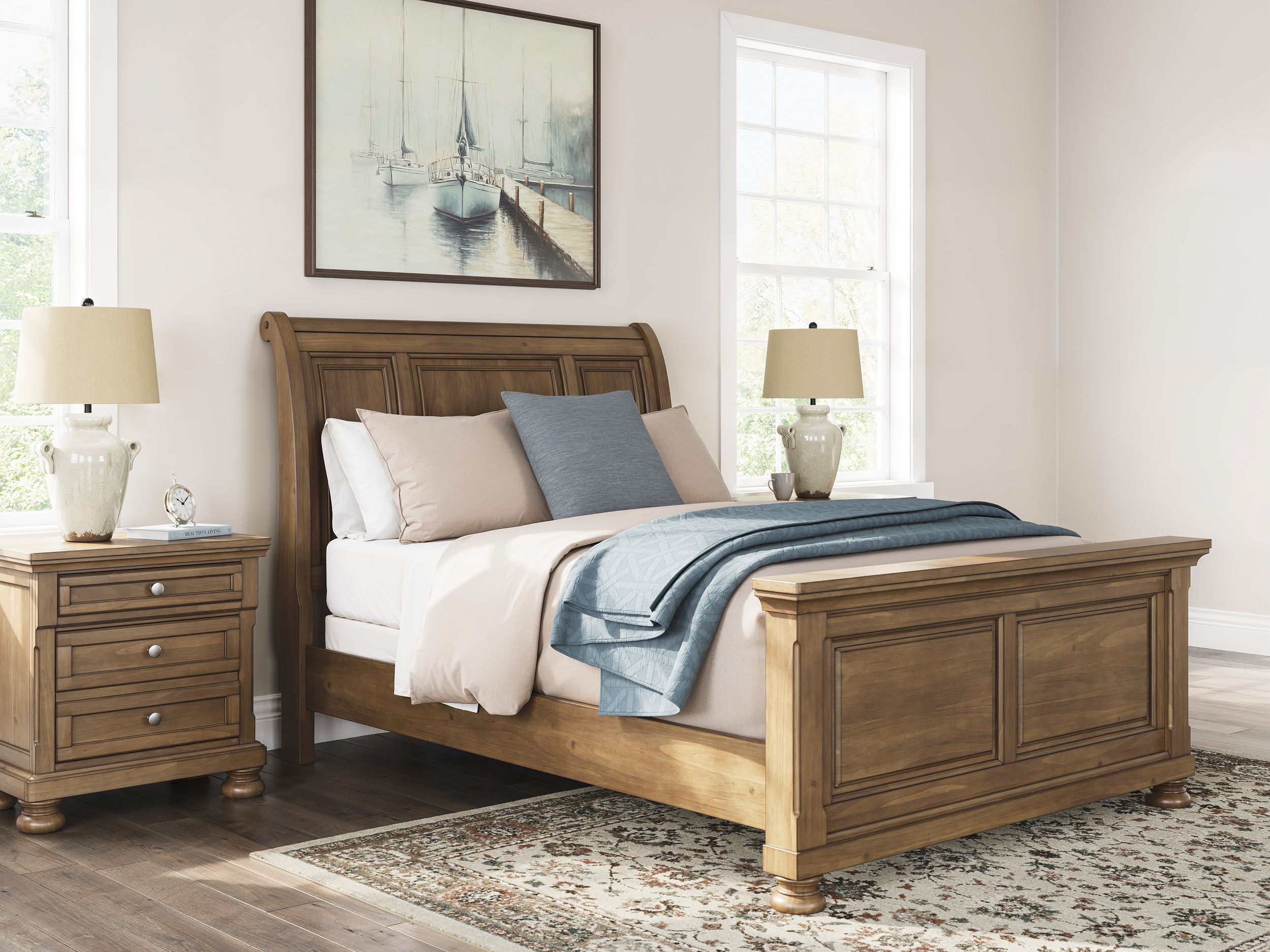 Feddinger Wood Sleigh Bed, Queen Size