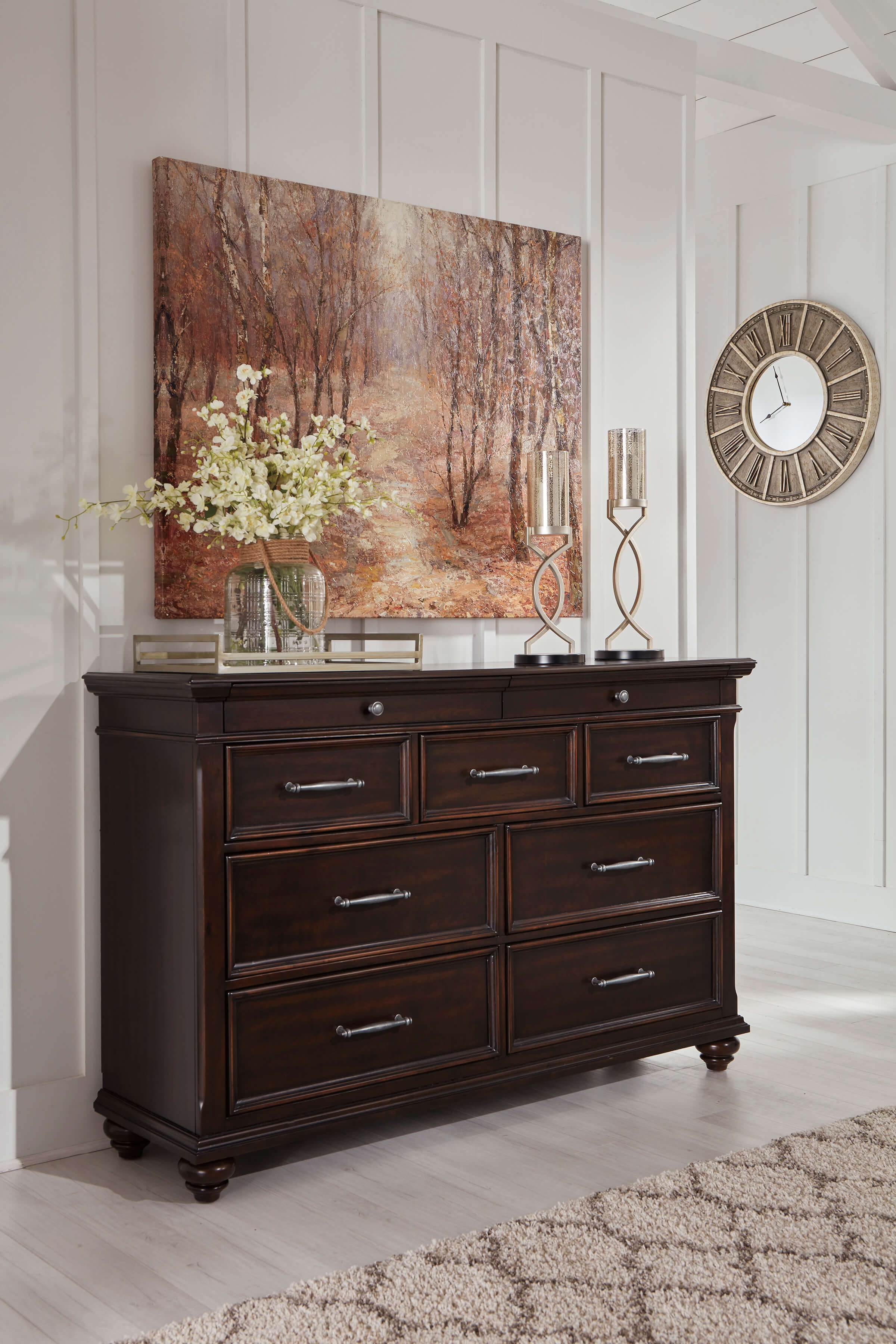 Ashley SM Brynhurst Wood 9-Drawer Dresser