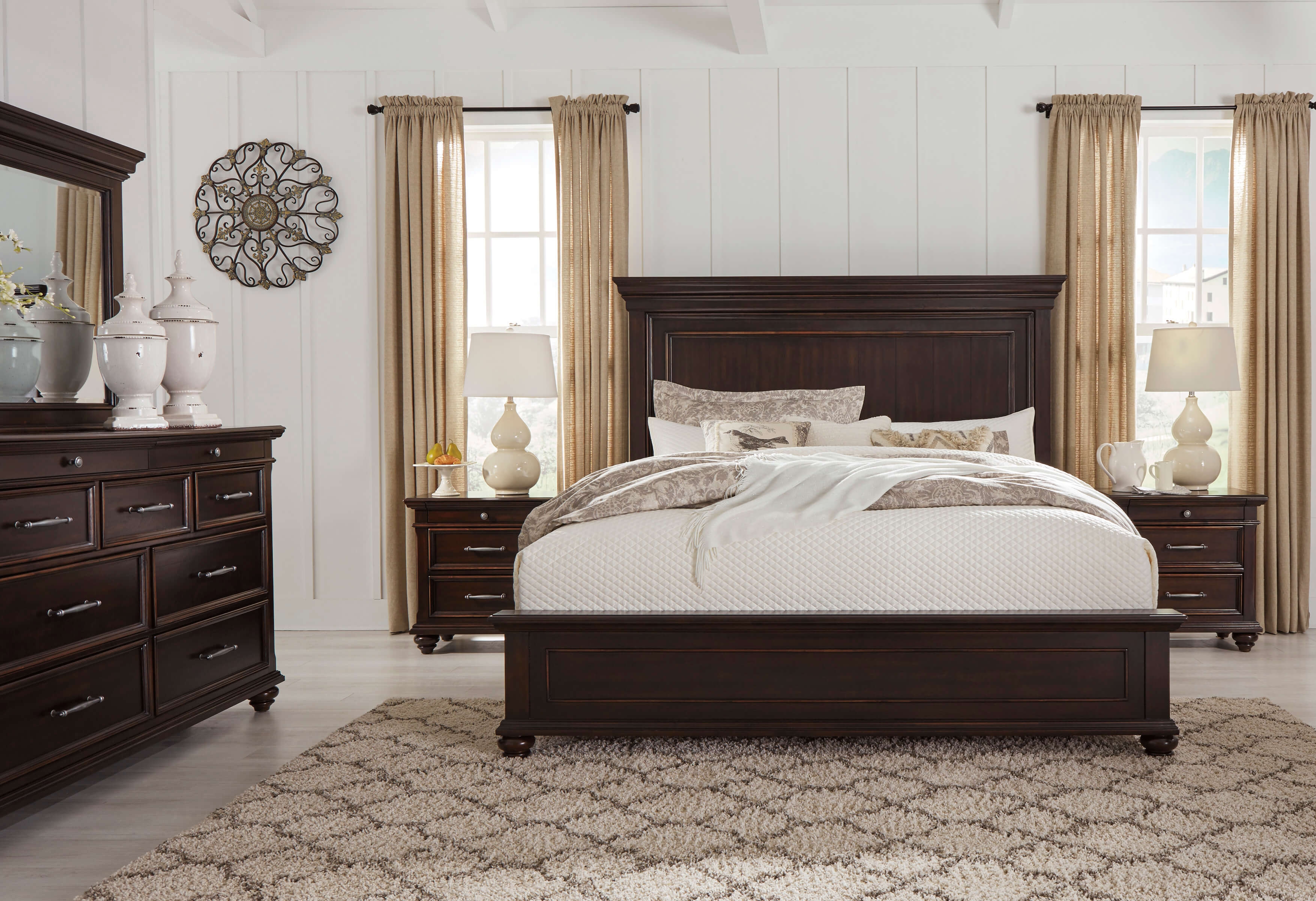 SM Brynhurst Wood Panel Bedroom Set