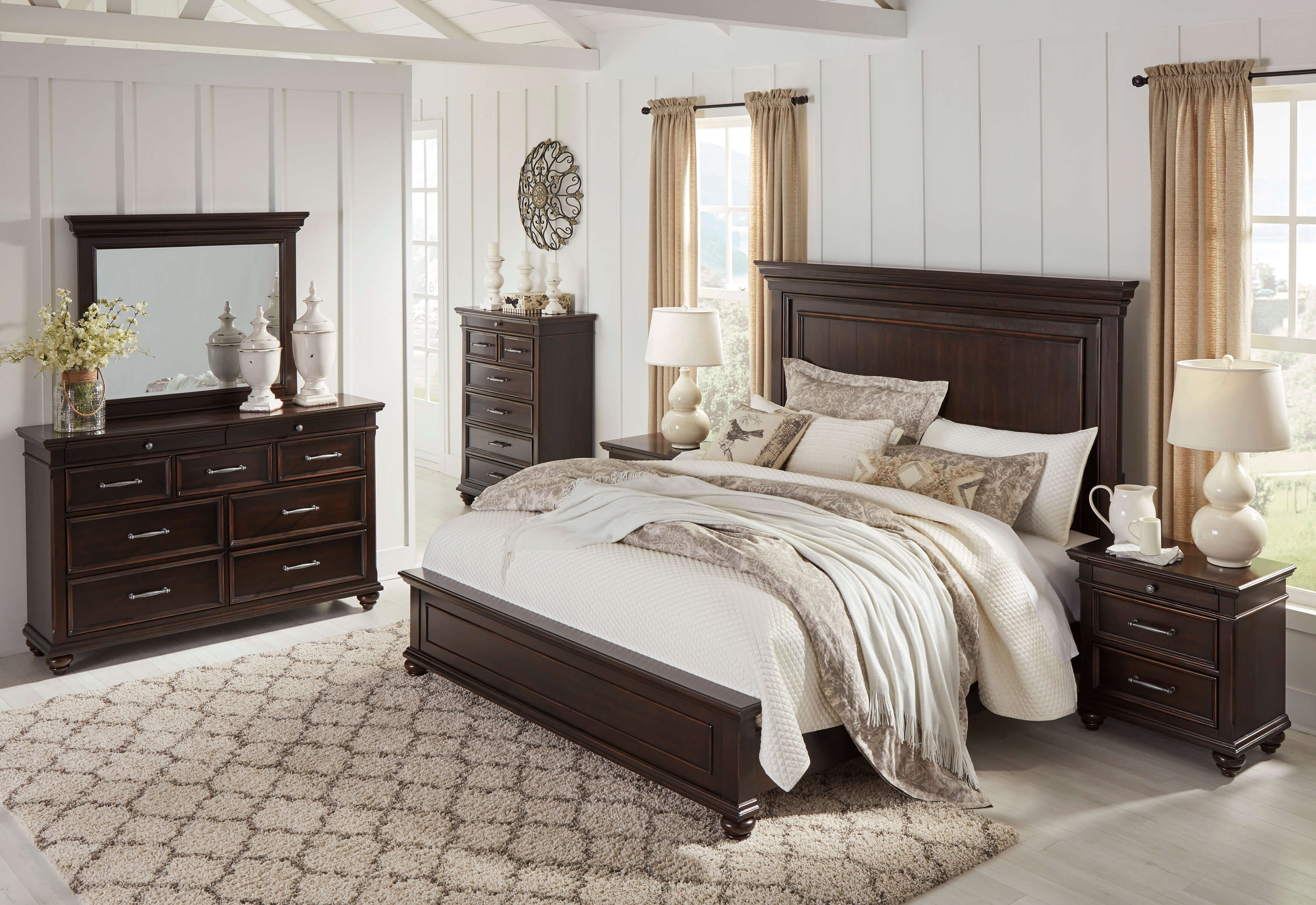 SM Brynhurst Wood Panel Bedroom Set