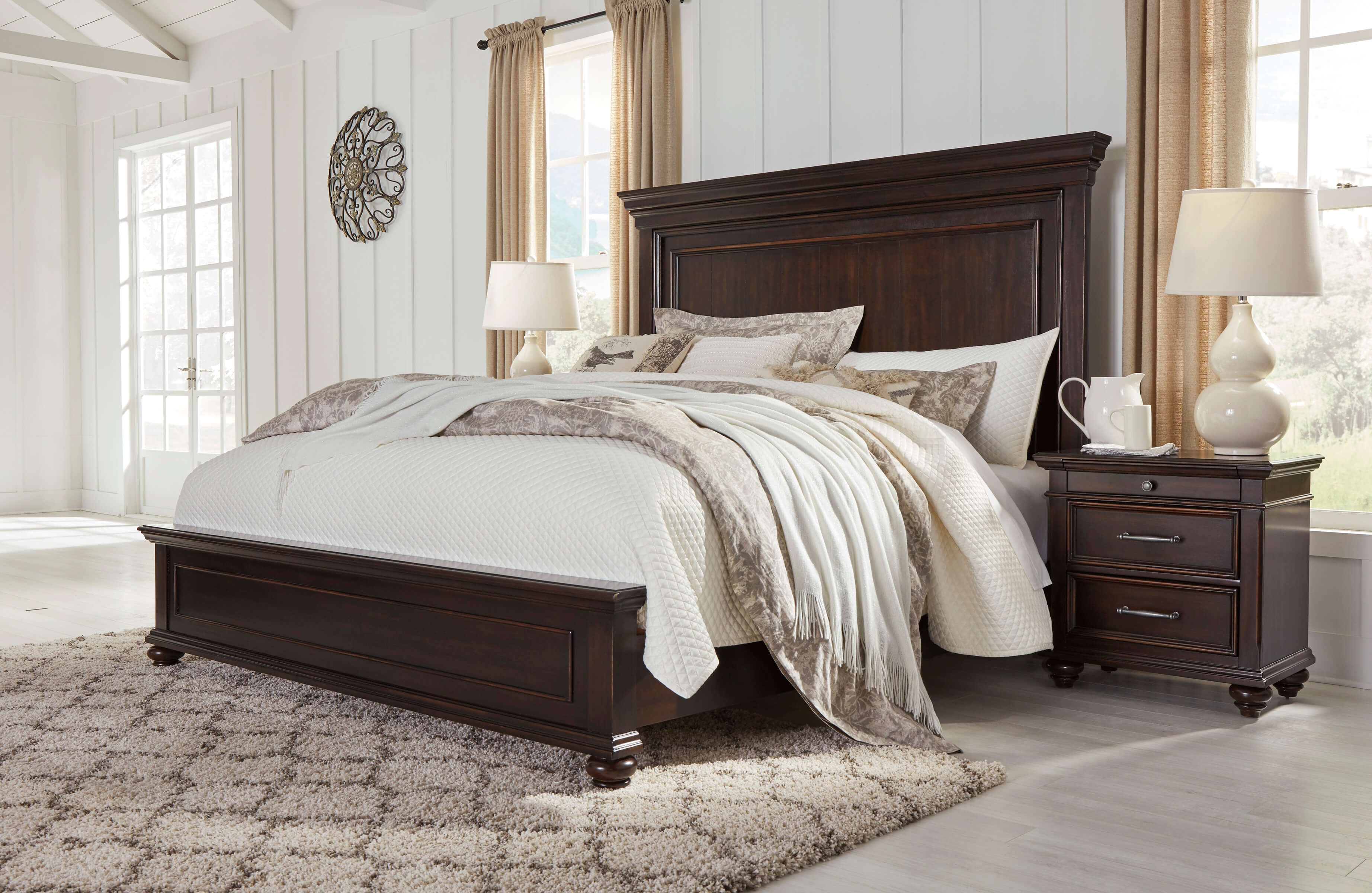 SM Brynhurst Wood Panel Bed