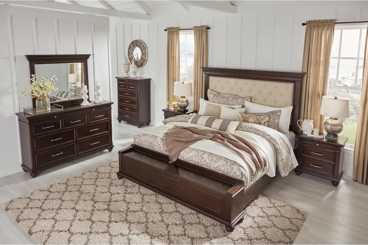 Brynhurst Upholstered Wood Panel King Size Bed