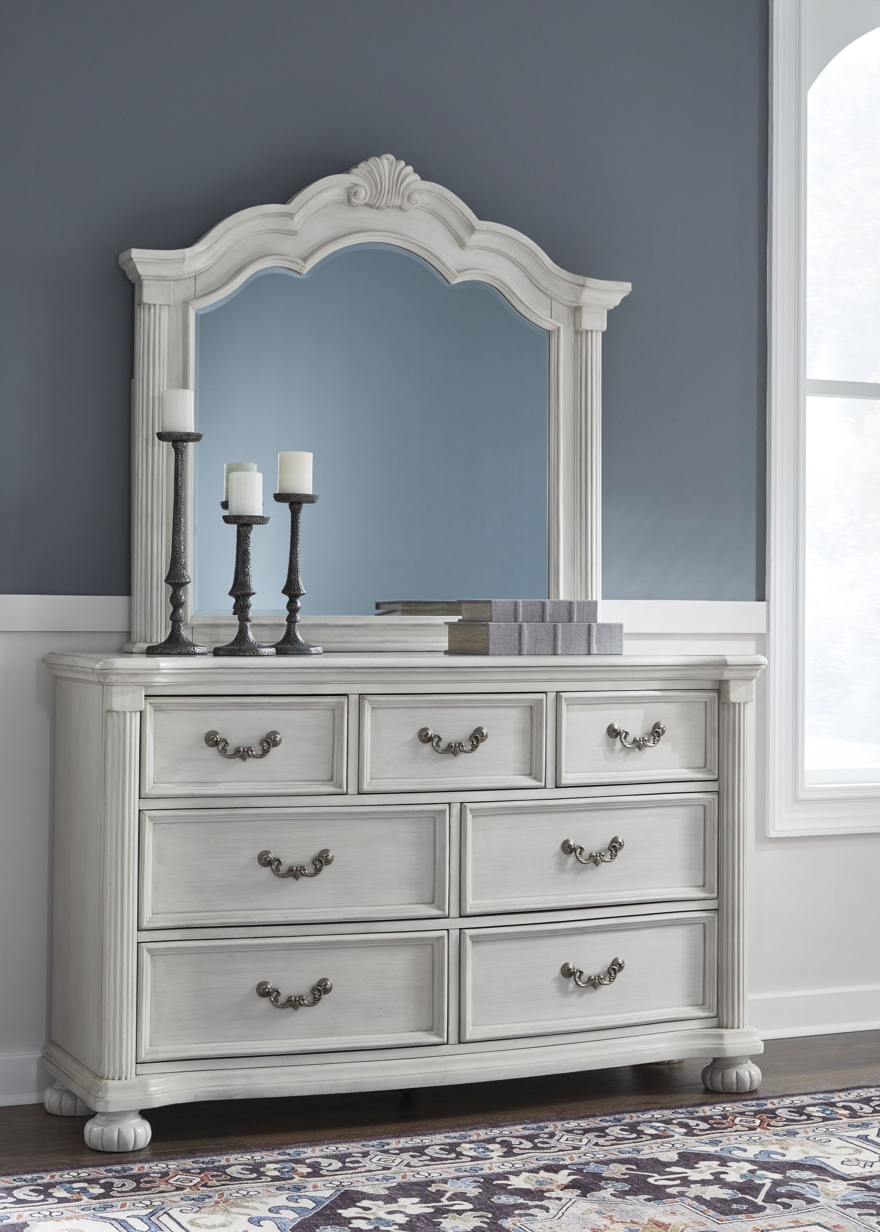 Montelaine Wood/Fabric Upholstered Panel Bedroom Set