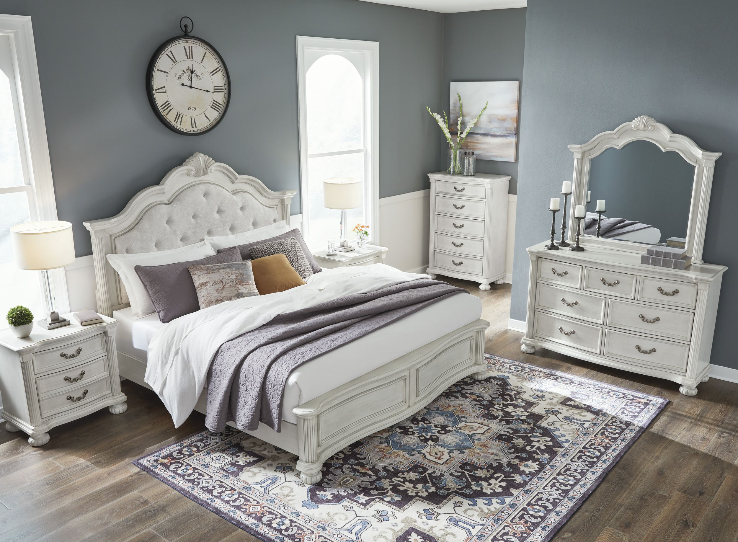Montelaine Wood/Fabric Upholstered Panel Bedroom Set