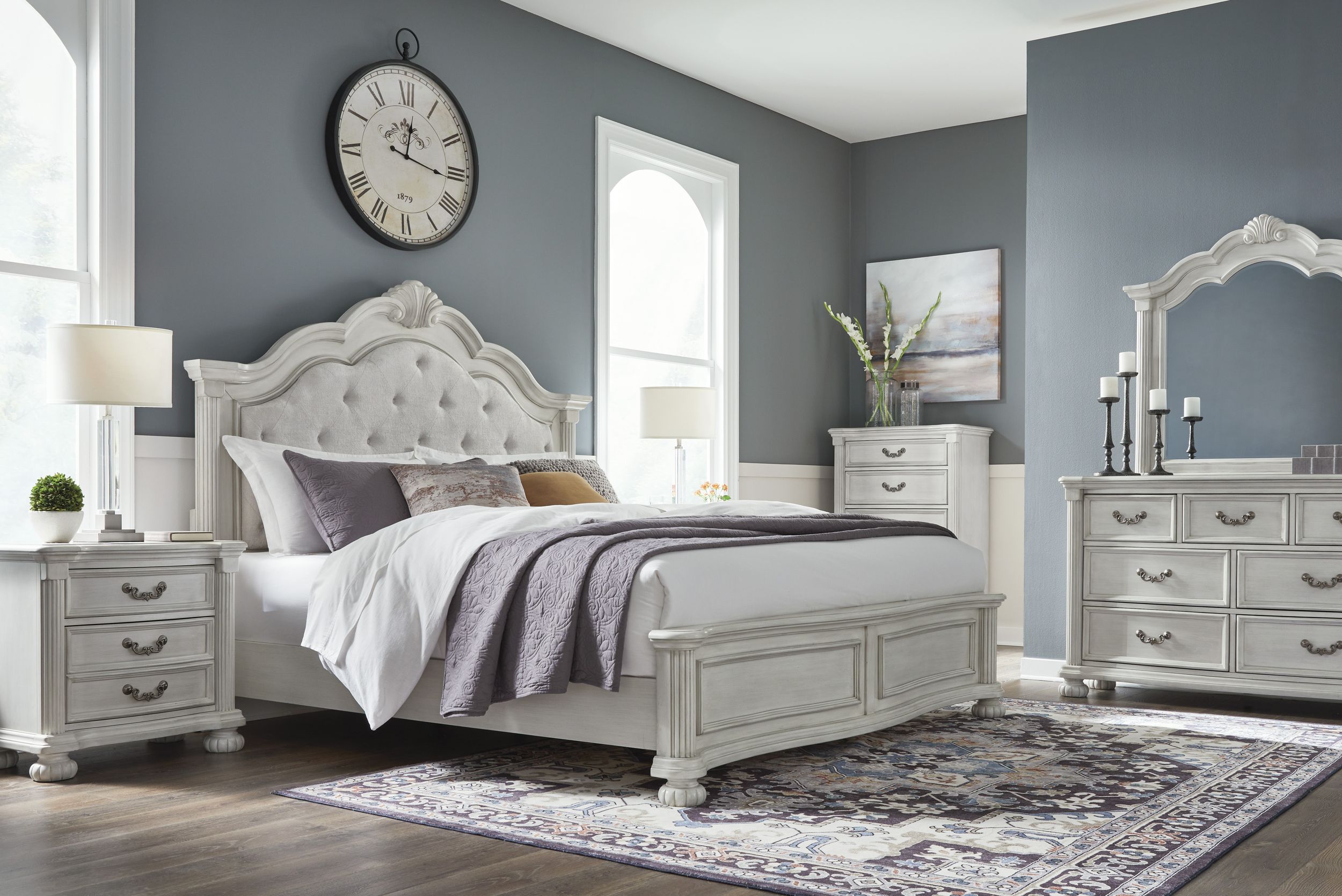 Montelaine Wood/Fabric Upholstered Panel Bedroom Set