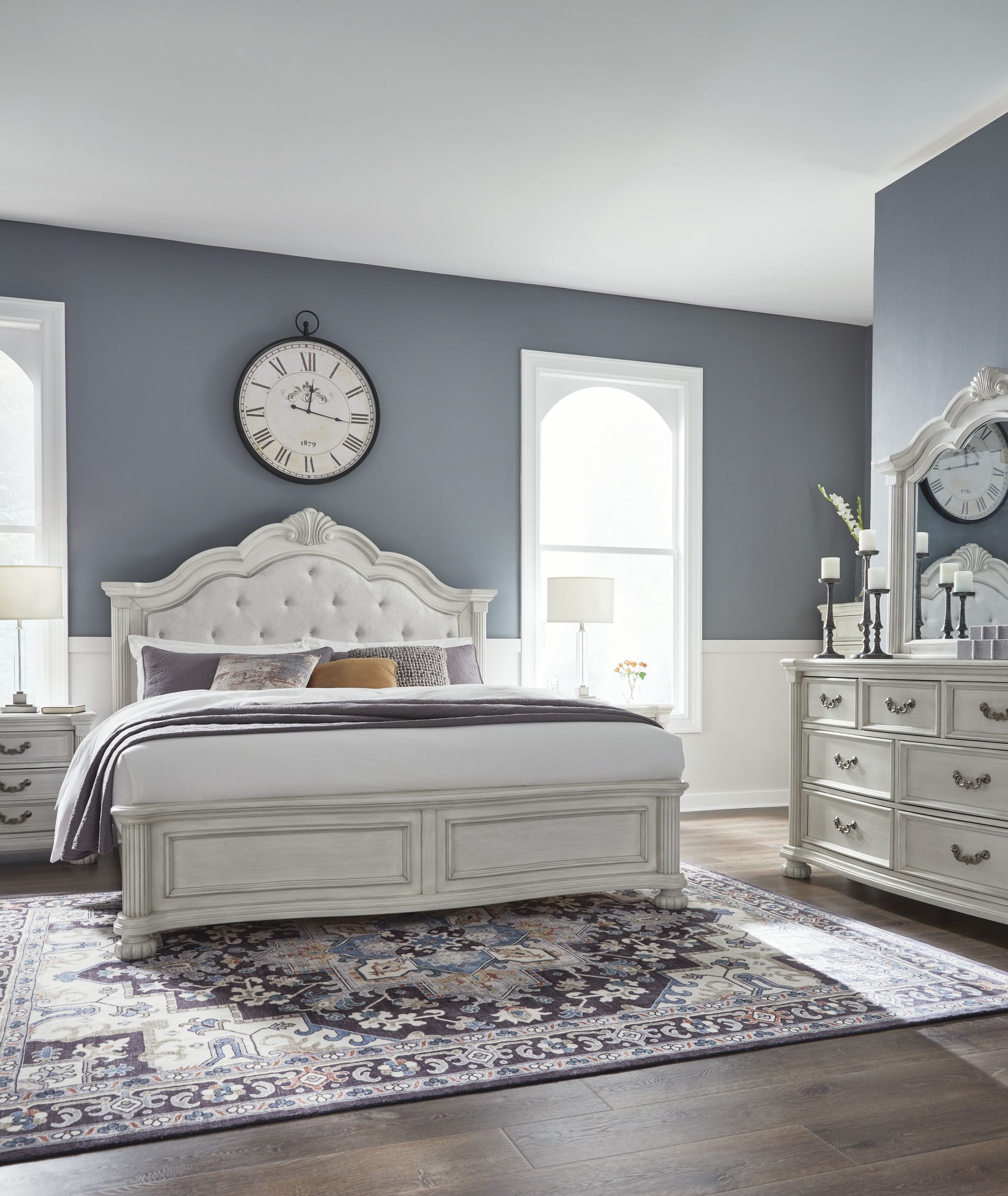 Montelaine Wood/Fabric Upholstered Panel Bedroom Set