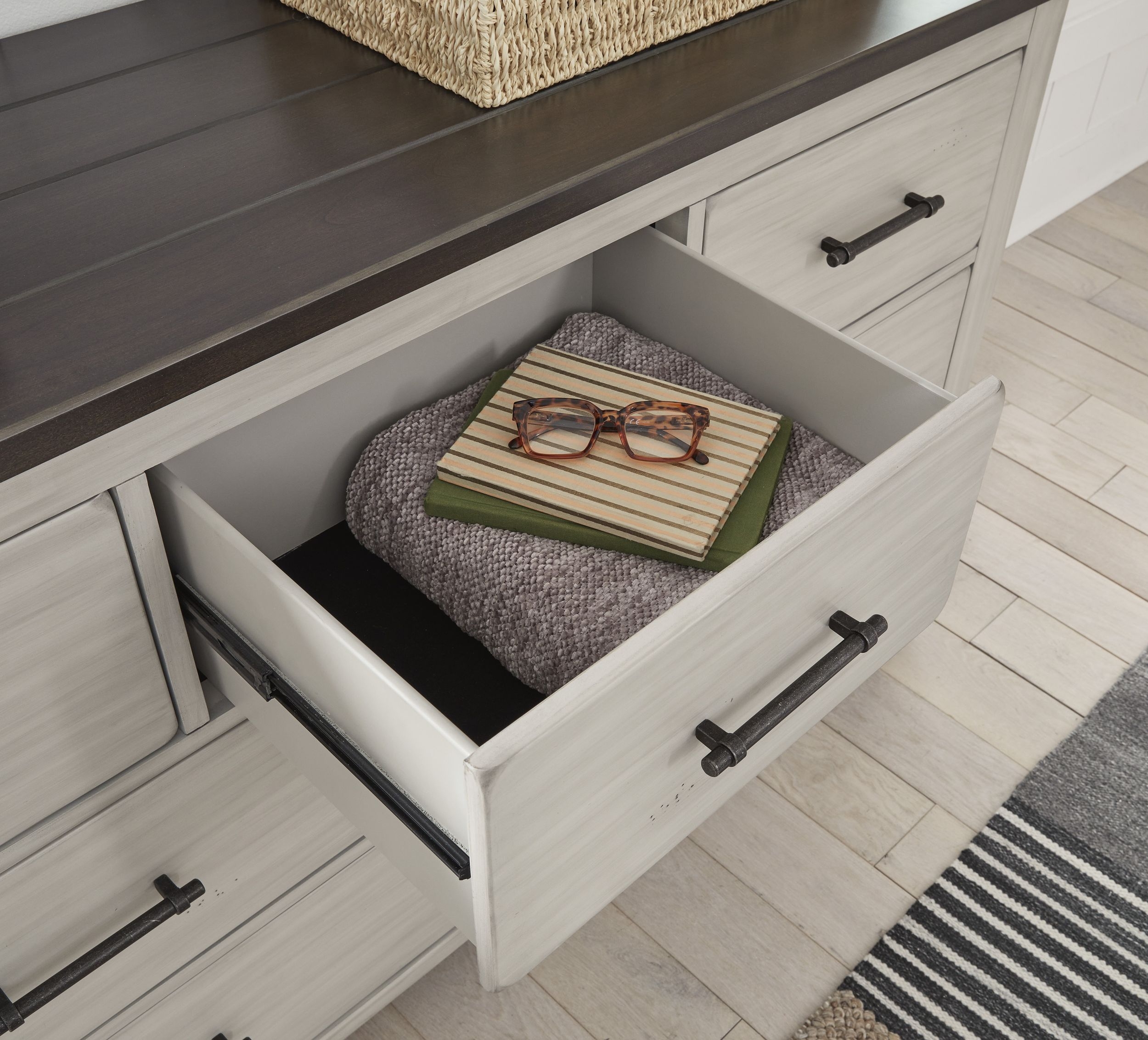 Darborn 7-Drawer Wood Veneer Dresser 