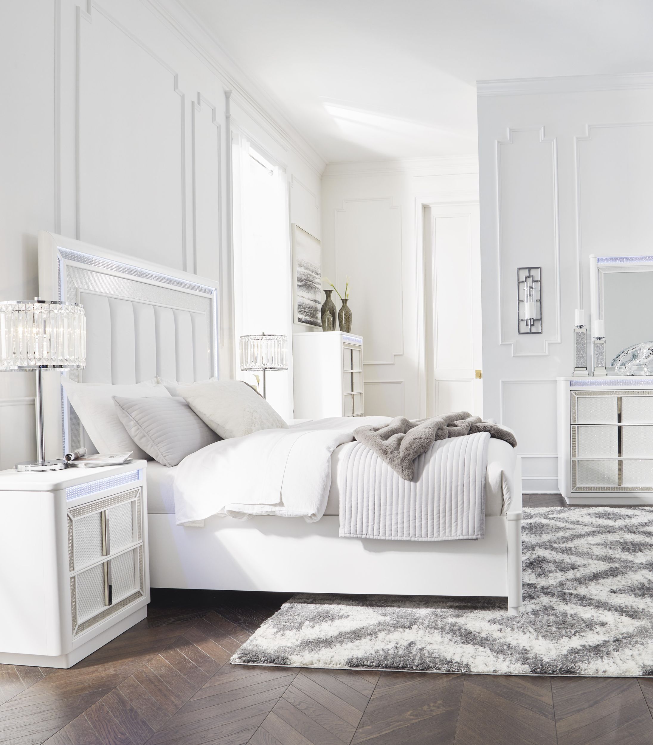 Chalanna - Storage Bedroom Set