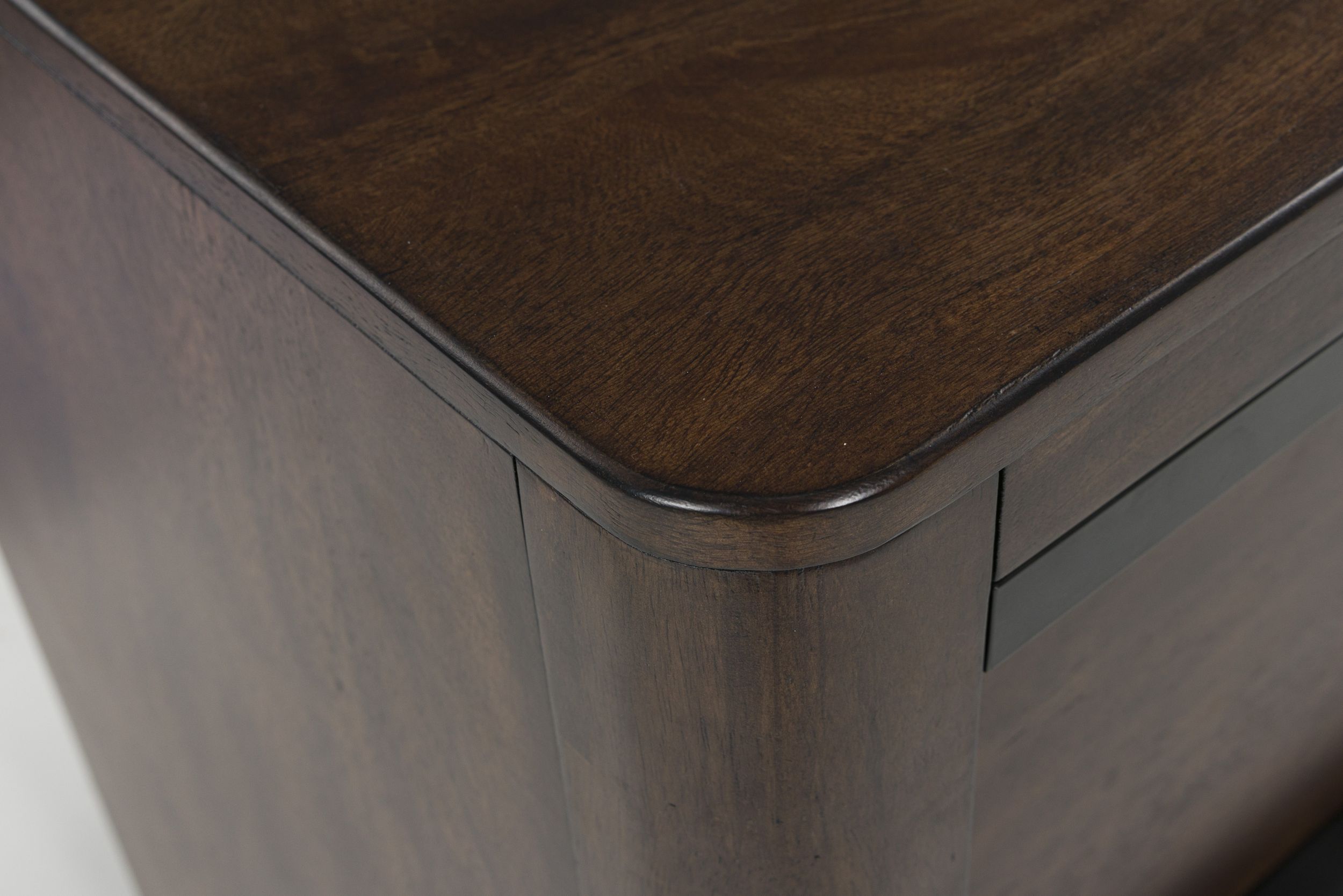 Dilenno Fabric/Wood Panel Bedroom Set w/USB Charger
