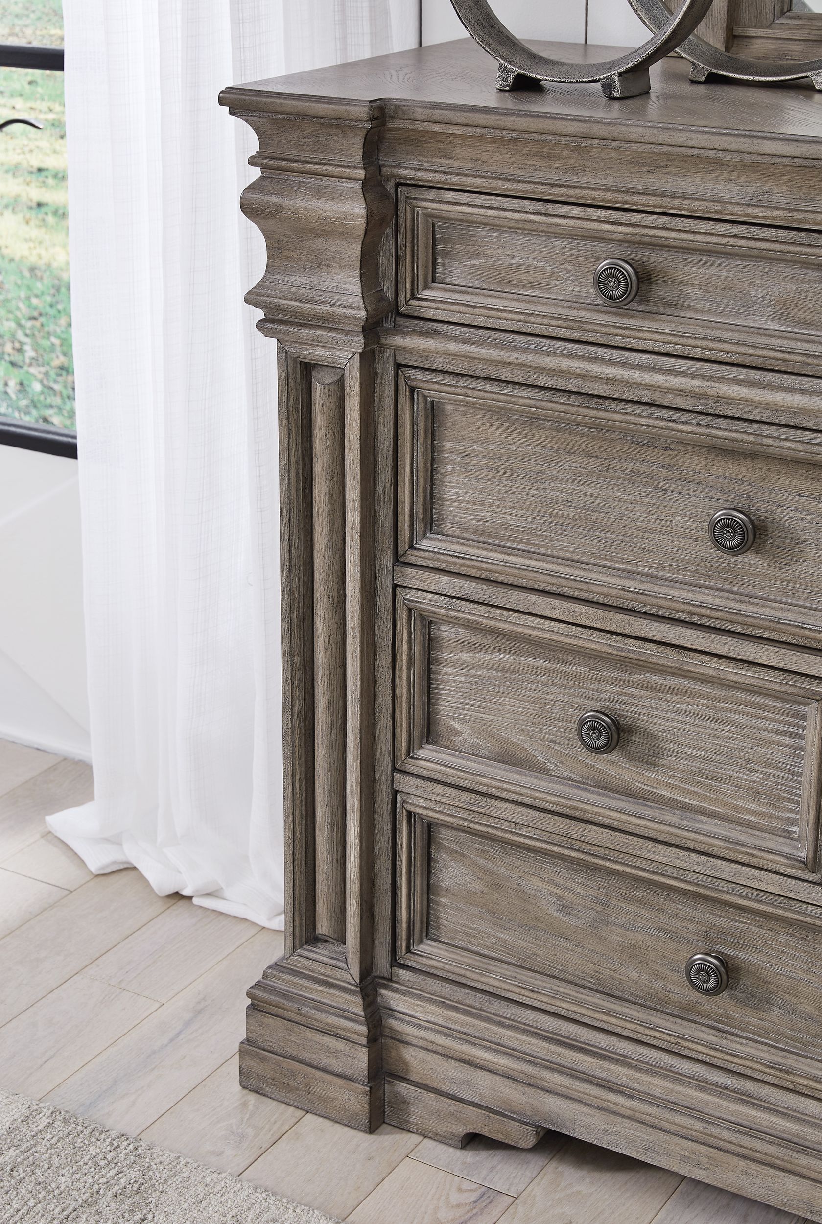 Blairhurst Wood Dresser w/10 Drawers