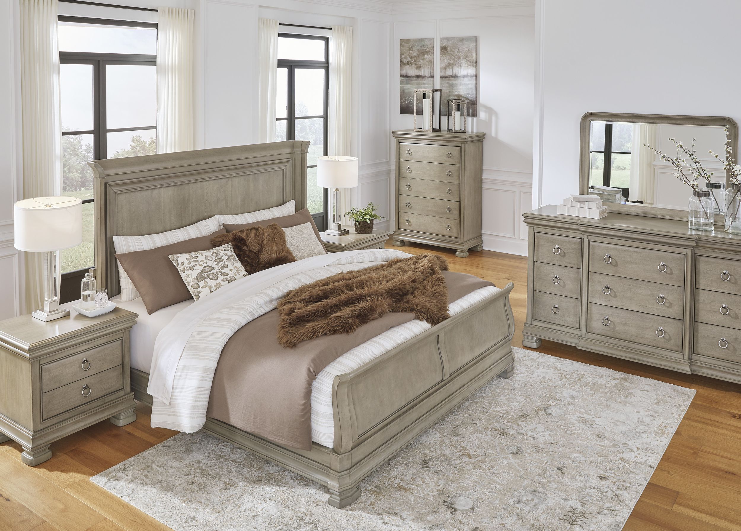 Lexorne Wood Sleigh Bedroom Set